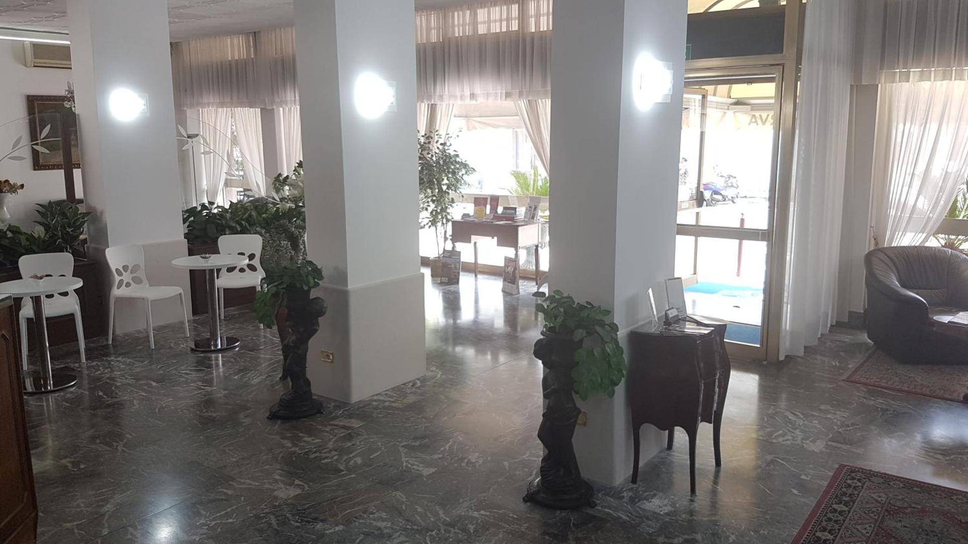 Hotel Minerva - Photo 121