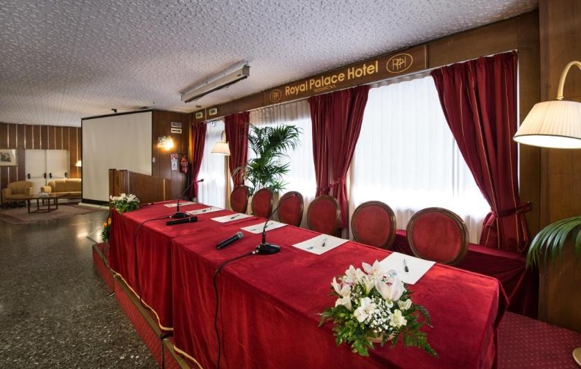 Hotel Royal Palace - Photo 46