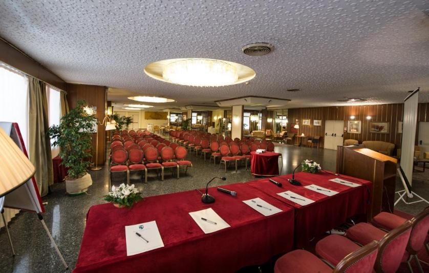 Hotel Royal Palace - Photo 45