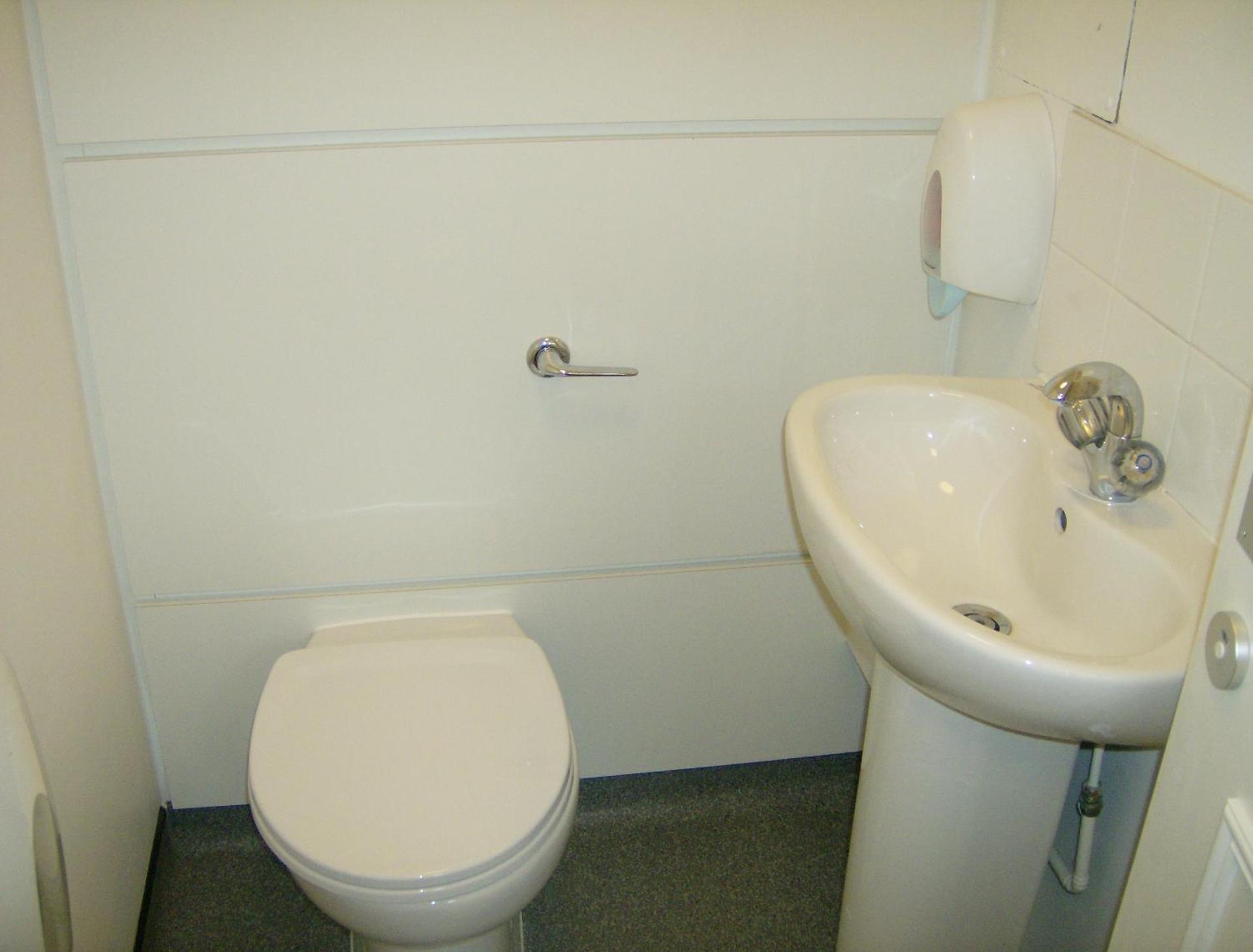 LSE Passfield Hall - Photo 5