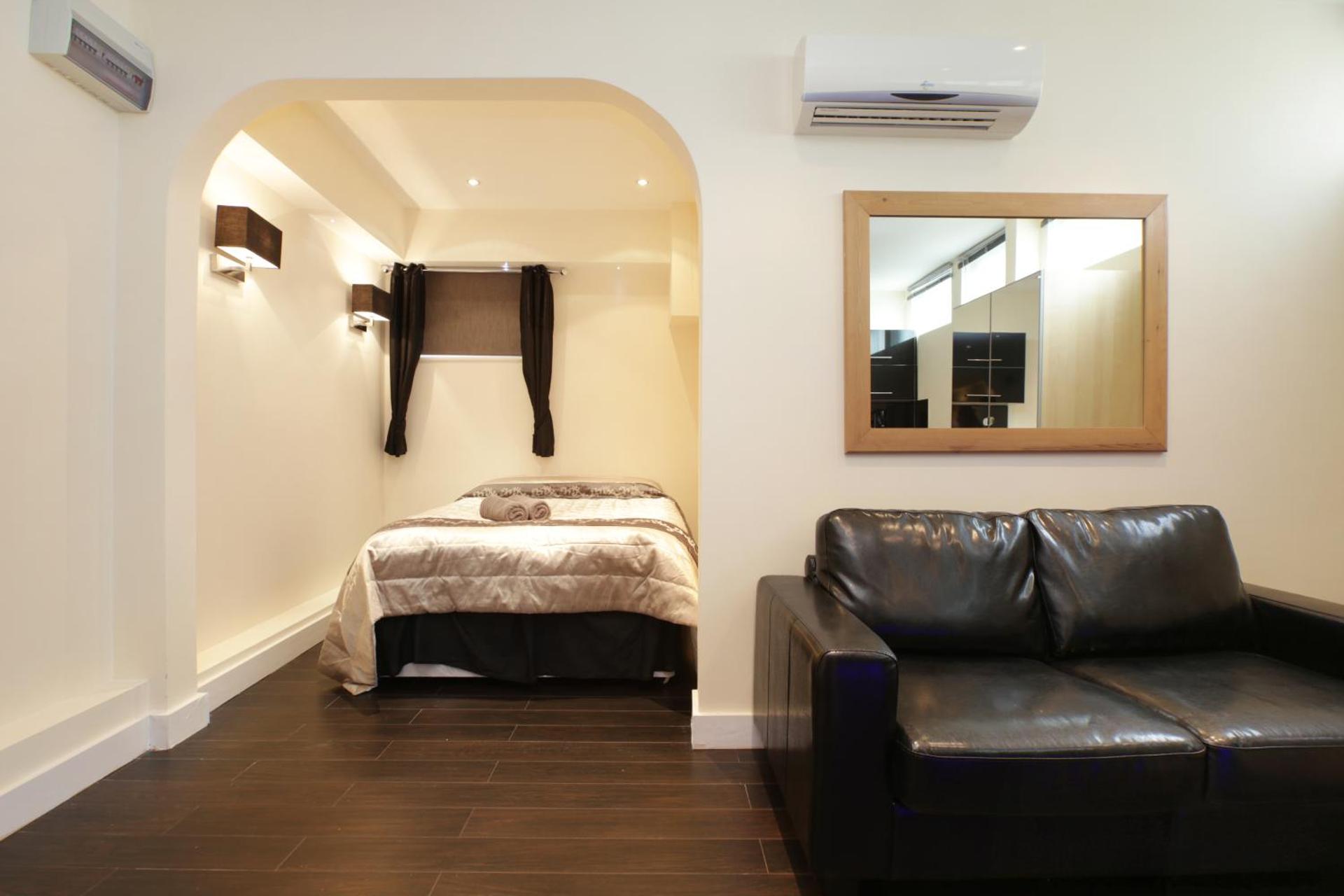 Cumberland Apartments - Photo 2