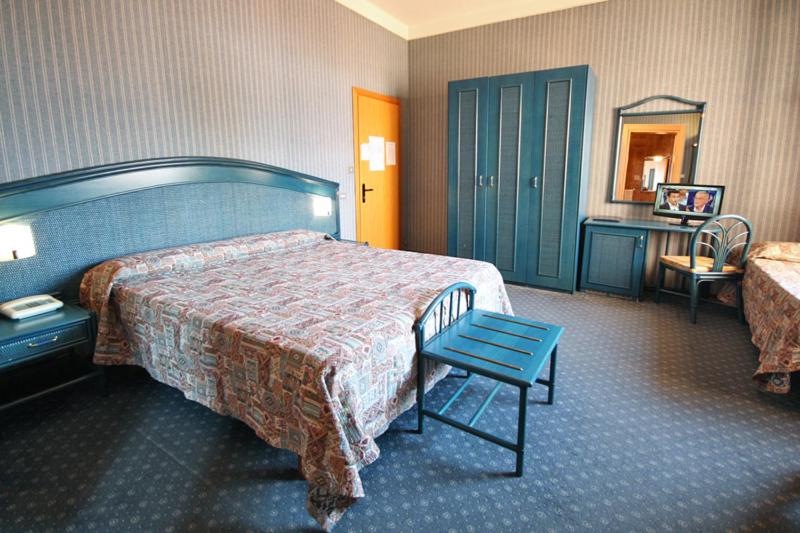 Hotel Kristina - Photo 20