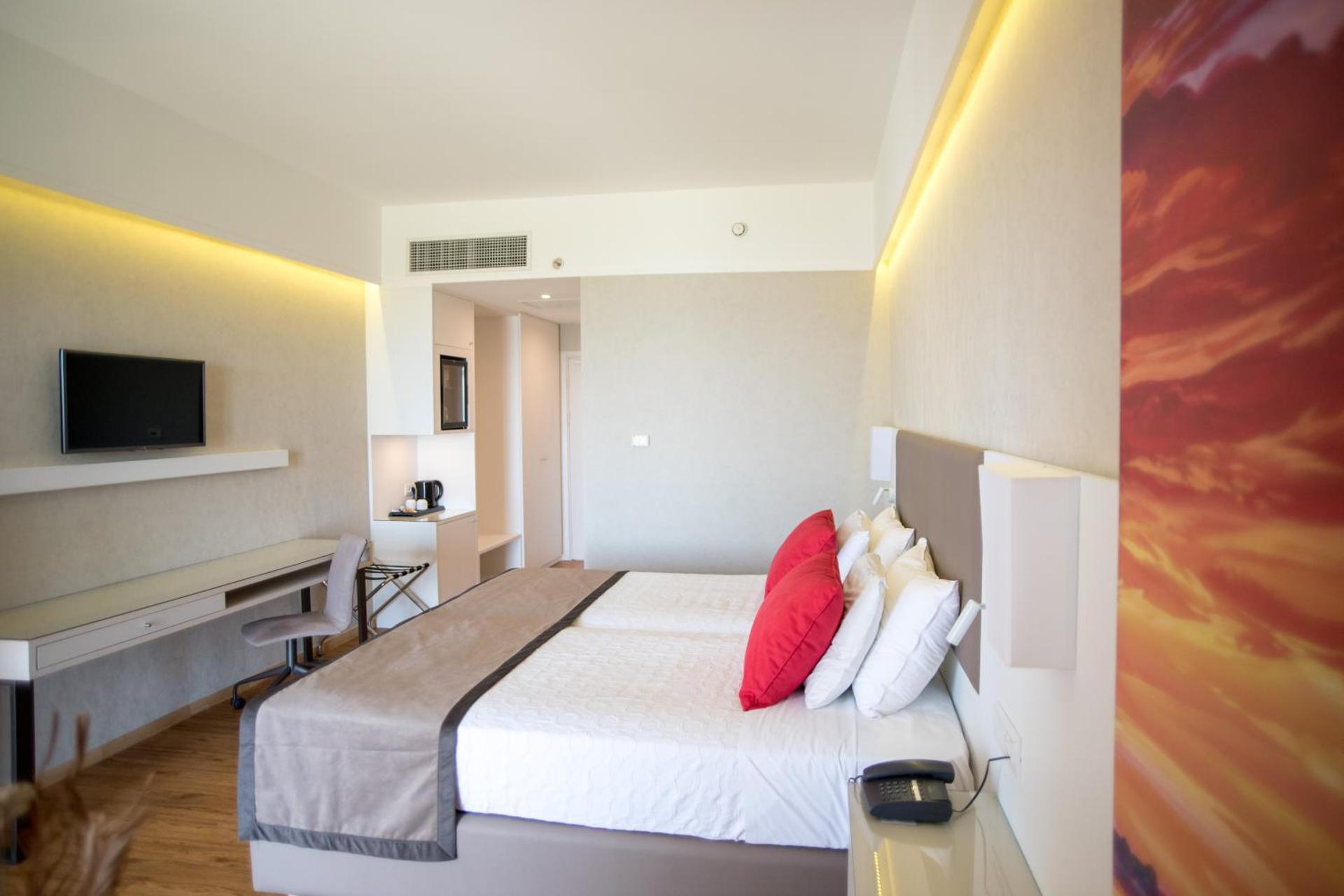 Ramada Plaza by Wyndham Thraki - Photo 26