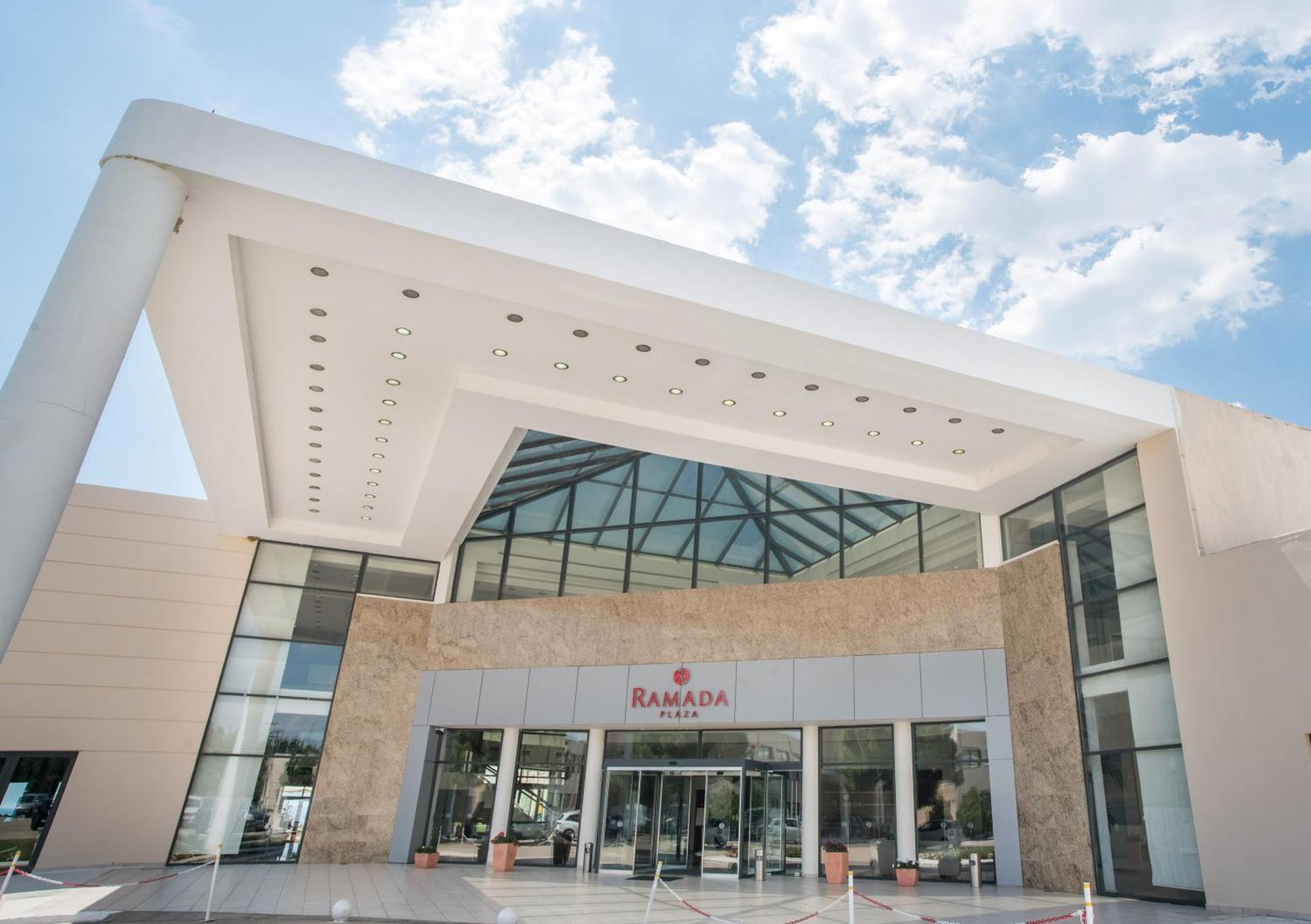 Ramada Plaza by Wyndham Thraki - Photo 139