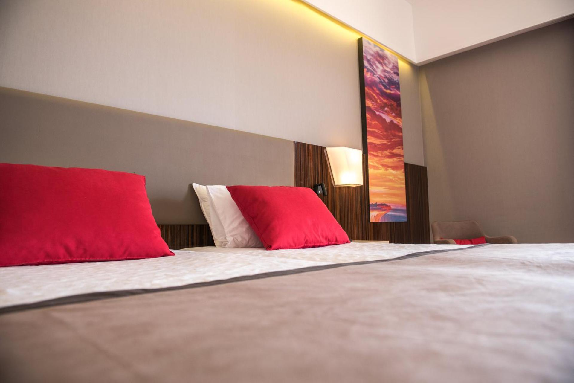 Ramada Plaza by Wyndham Thraki - Photo 13