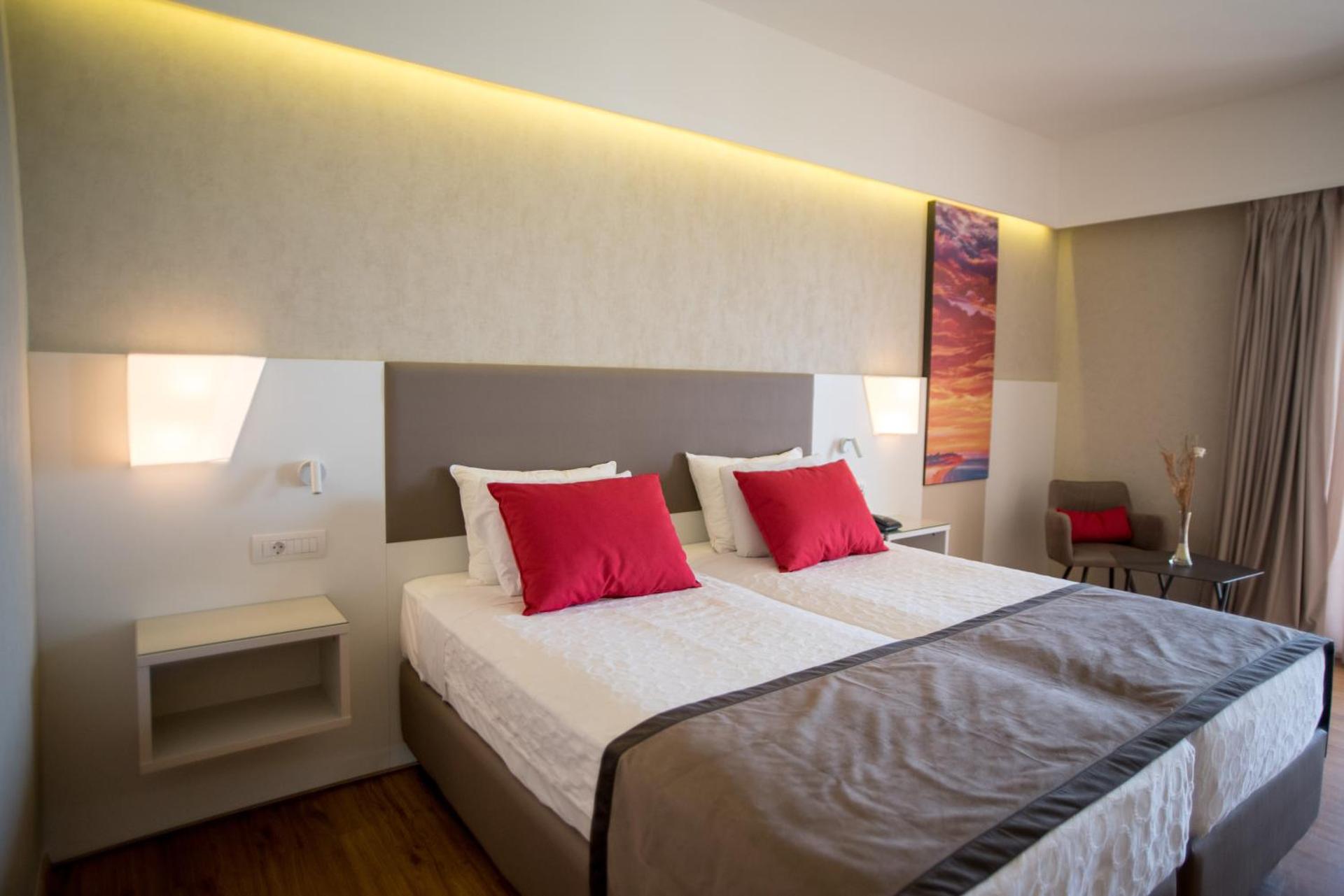 Ramada Plaza by Wyndham Thraki - Photo 2