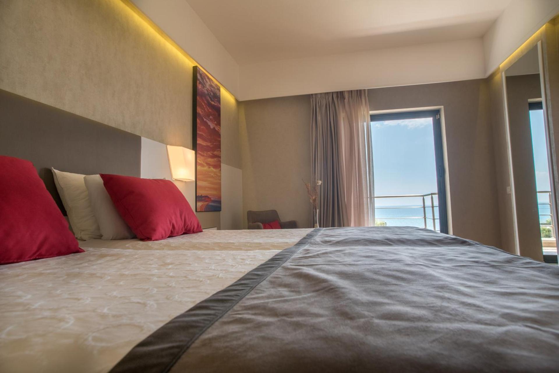 Ramada Plaza by Wyndham Thraki - Photo 8