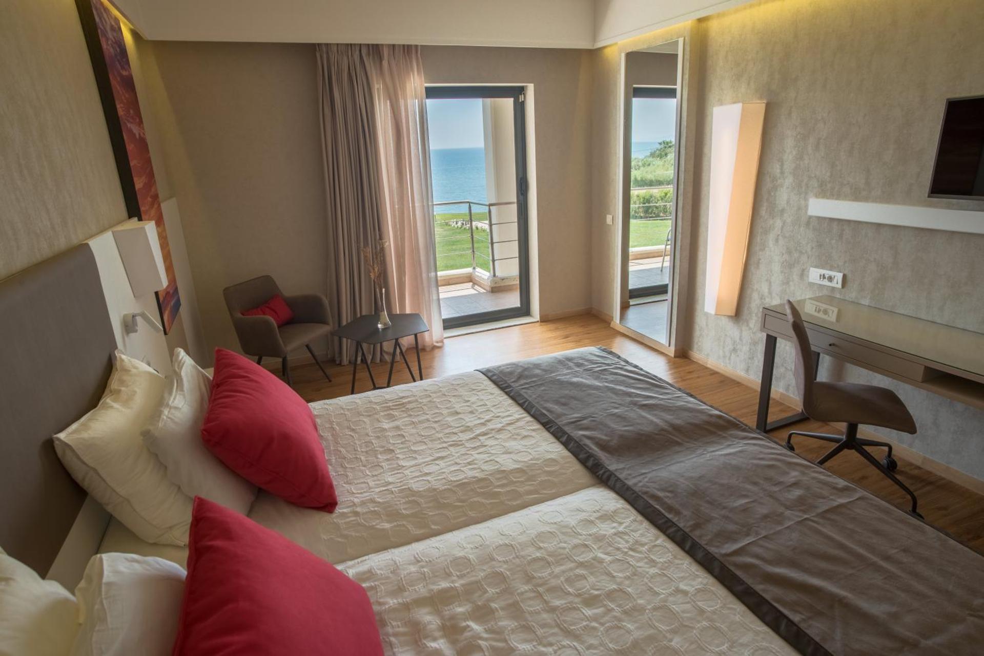 Ramada Plaza by Wyndham Thraki - Photo 34