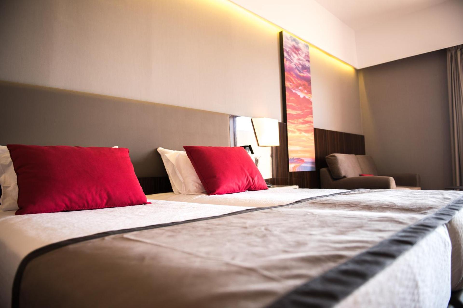Ramada Plaza by Wyndham Thraki - Photo 38