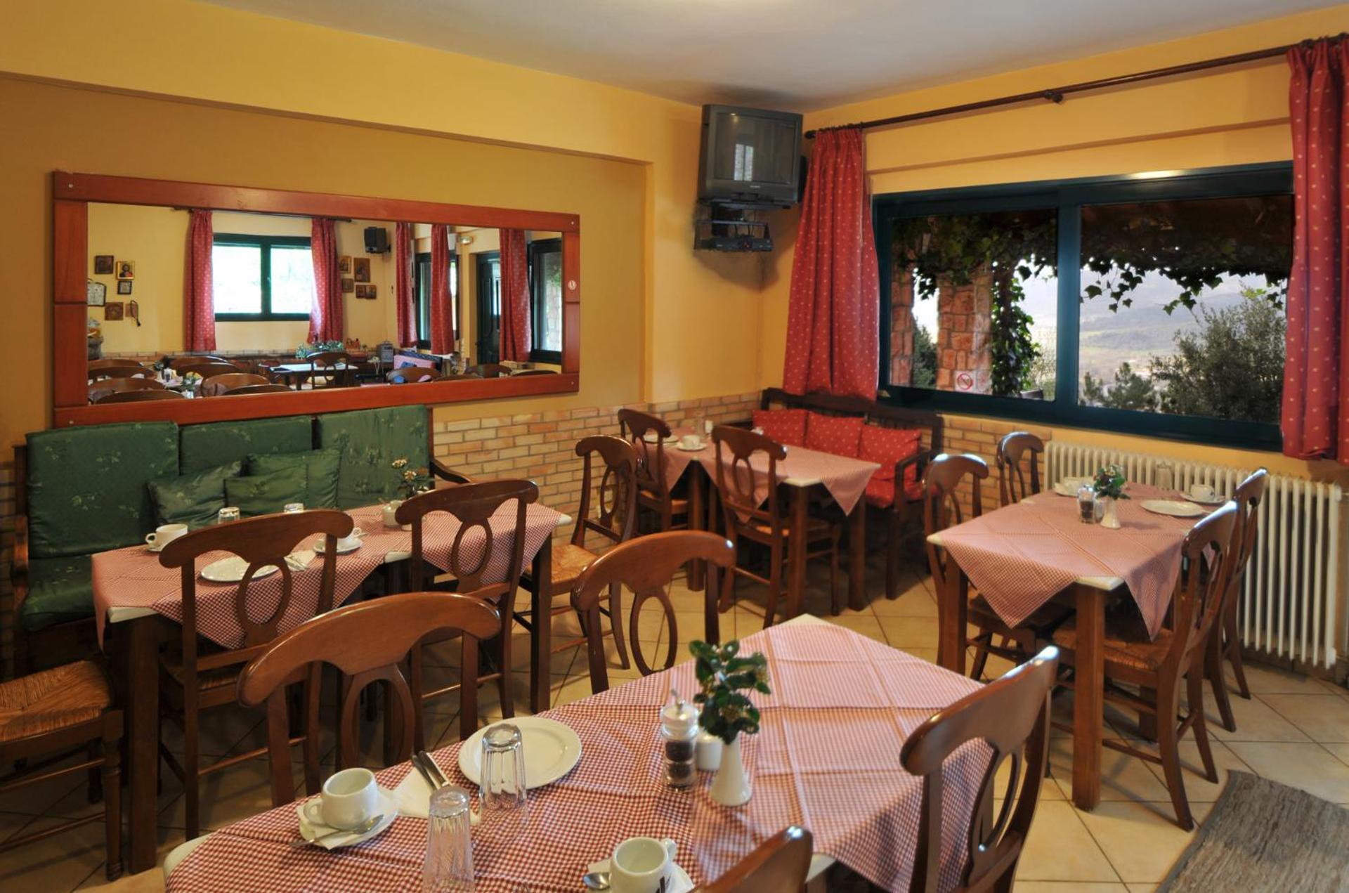 Aphrodite's Inn Kalavrita - Photo 78