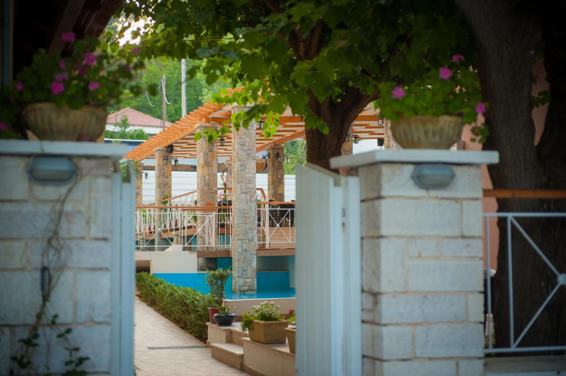 Neda Hotel - Photo 21