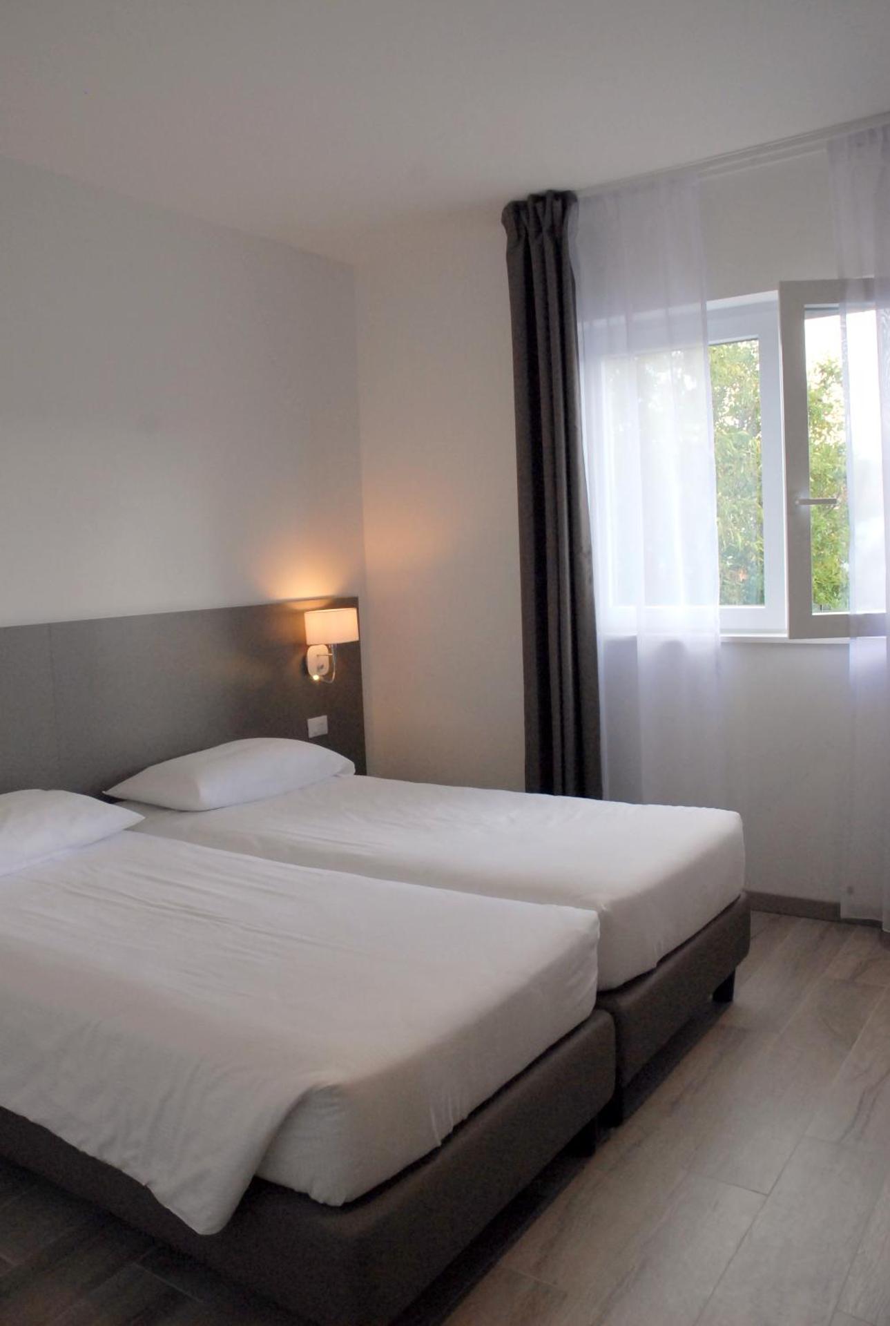 Hotel Sonia - Photo 37