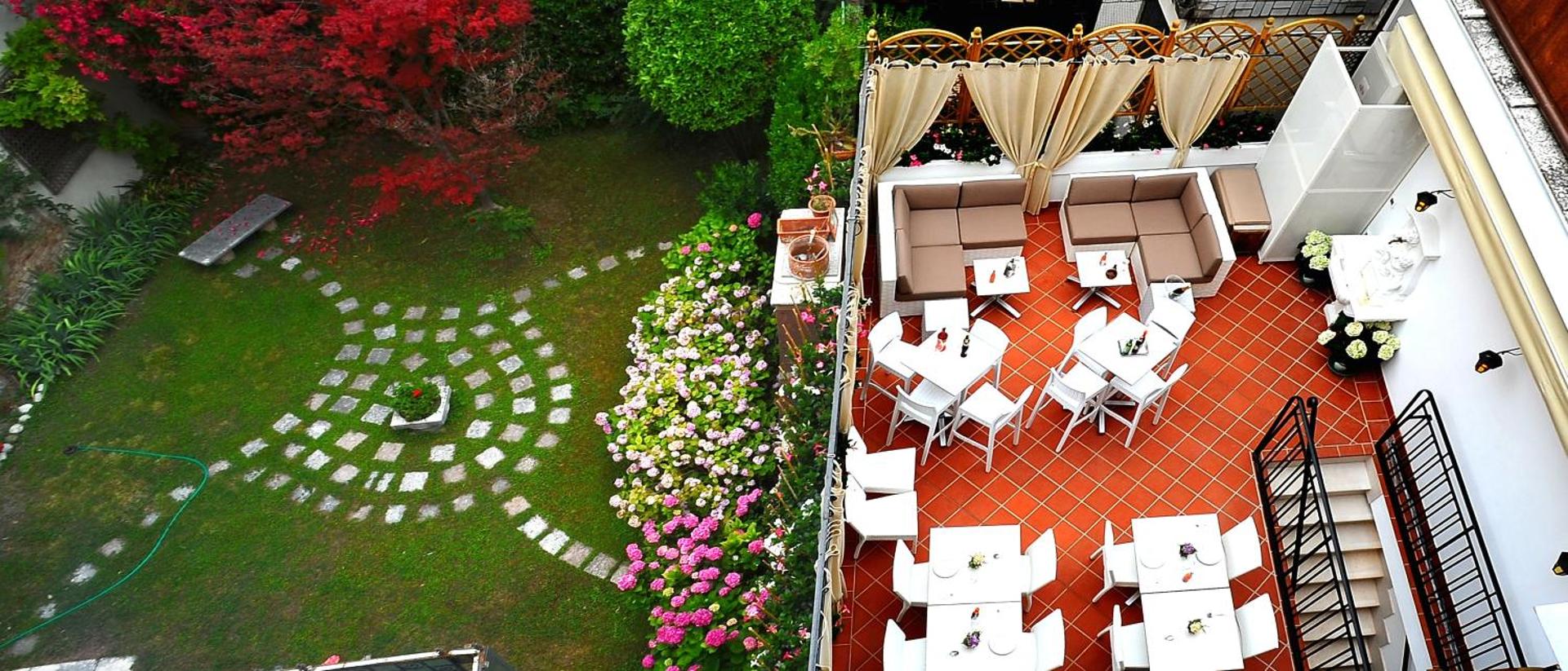 Hotel Fontana - Photo 4