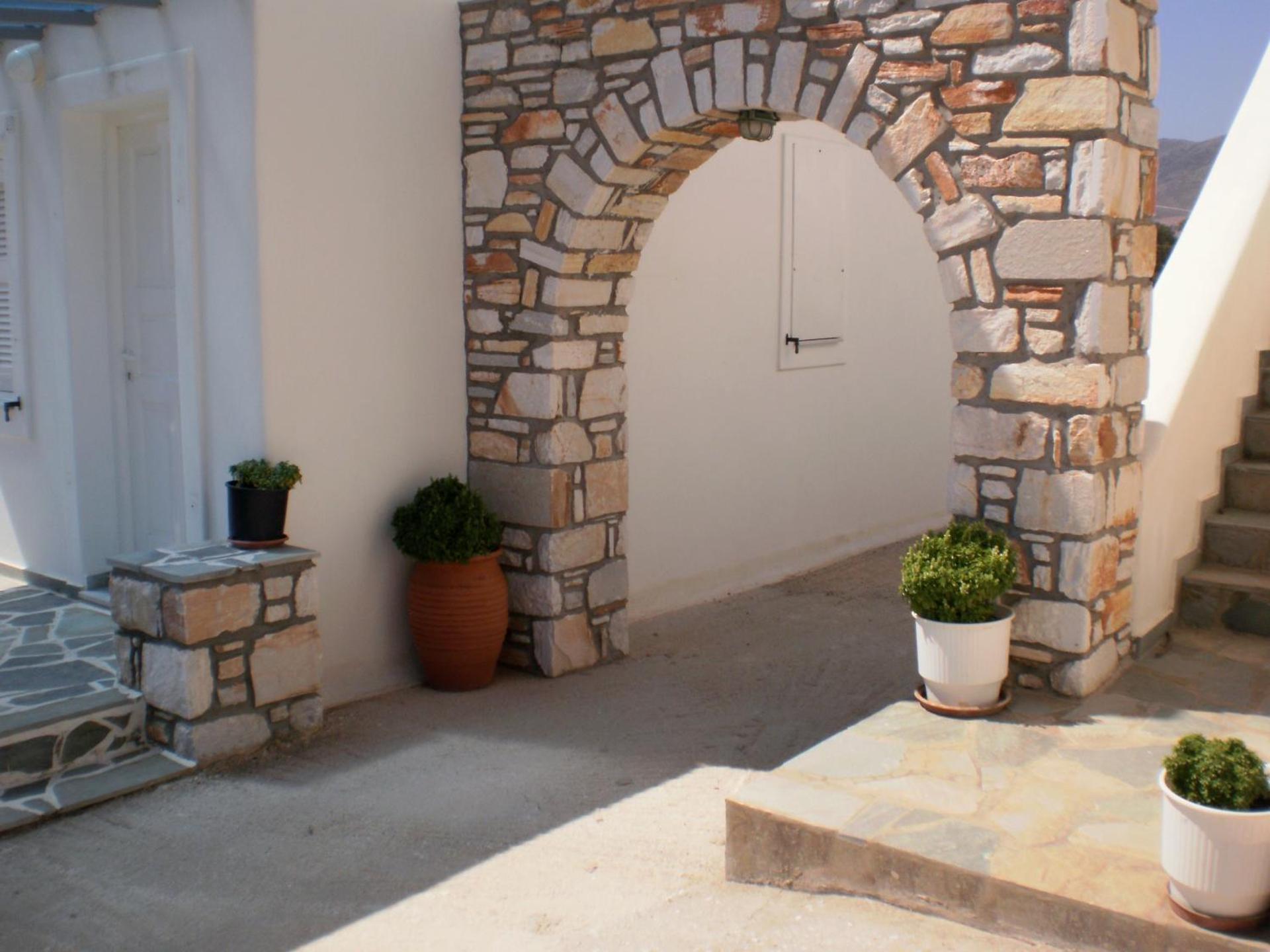 Panorama studios in PisoLivadi - Photo 3