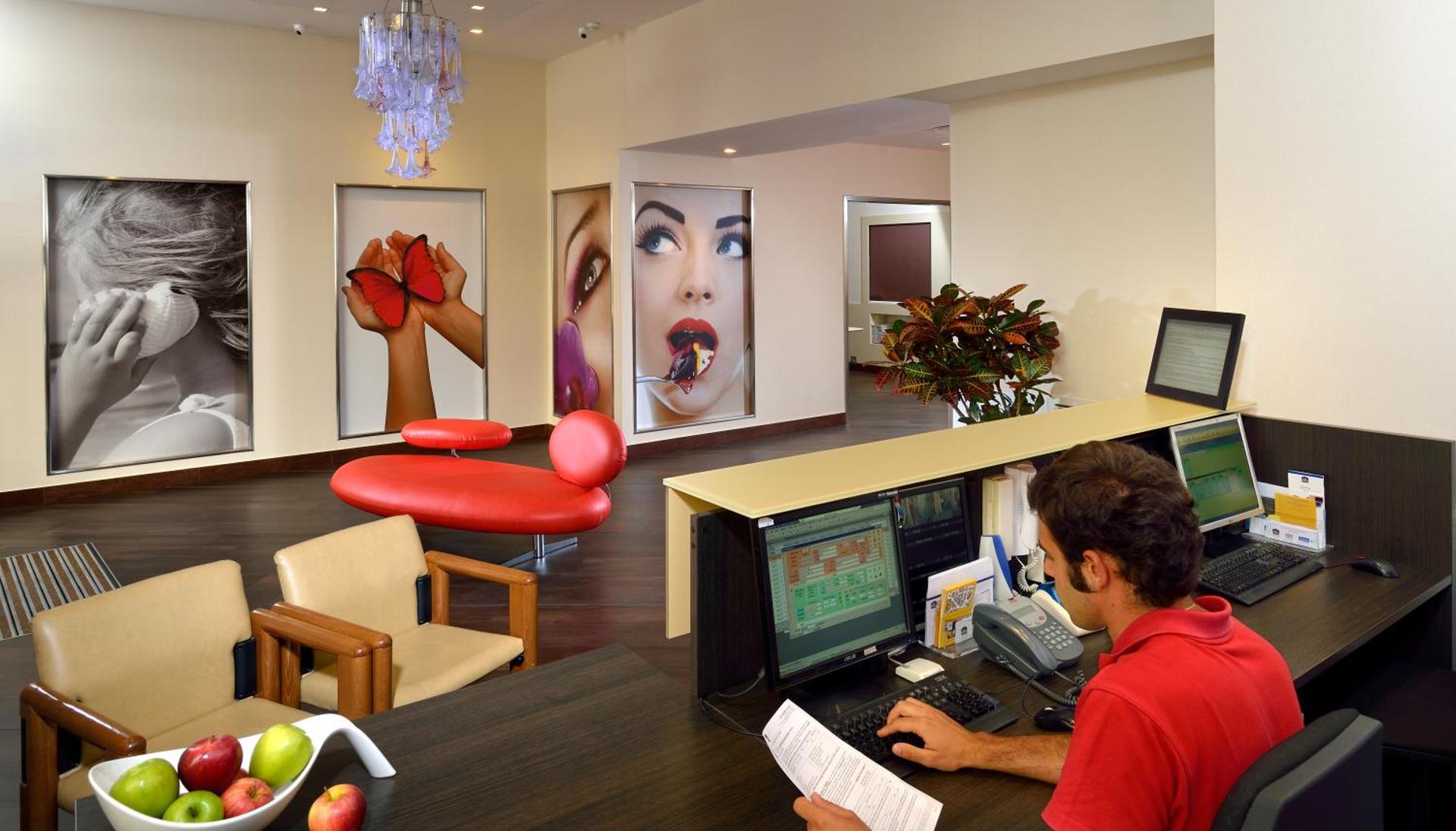 Best Western Plus City Hotel - Photo 96