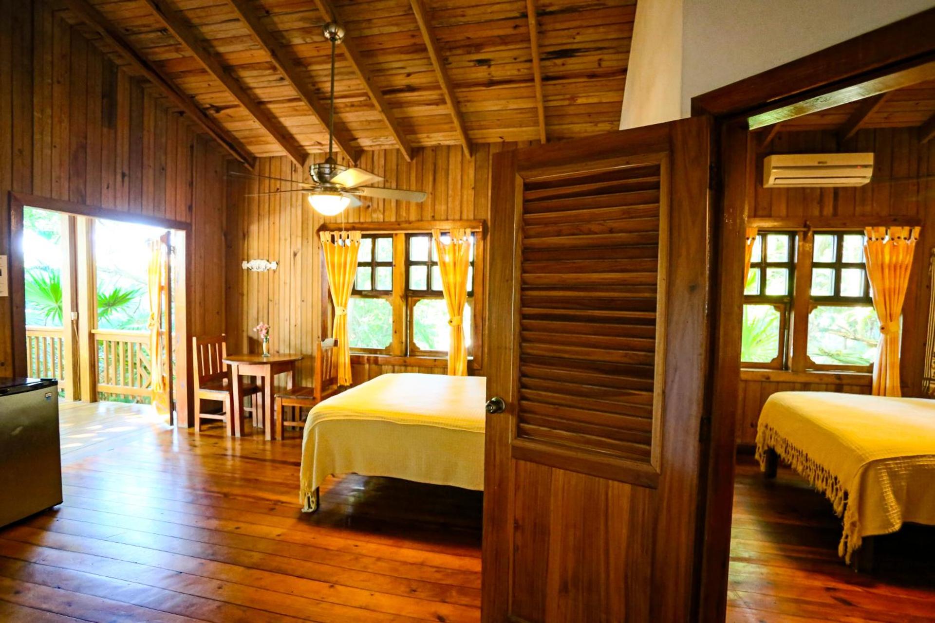 Posada Arco Iris, West End - Photo 22