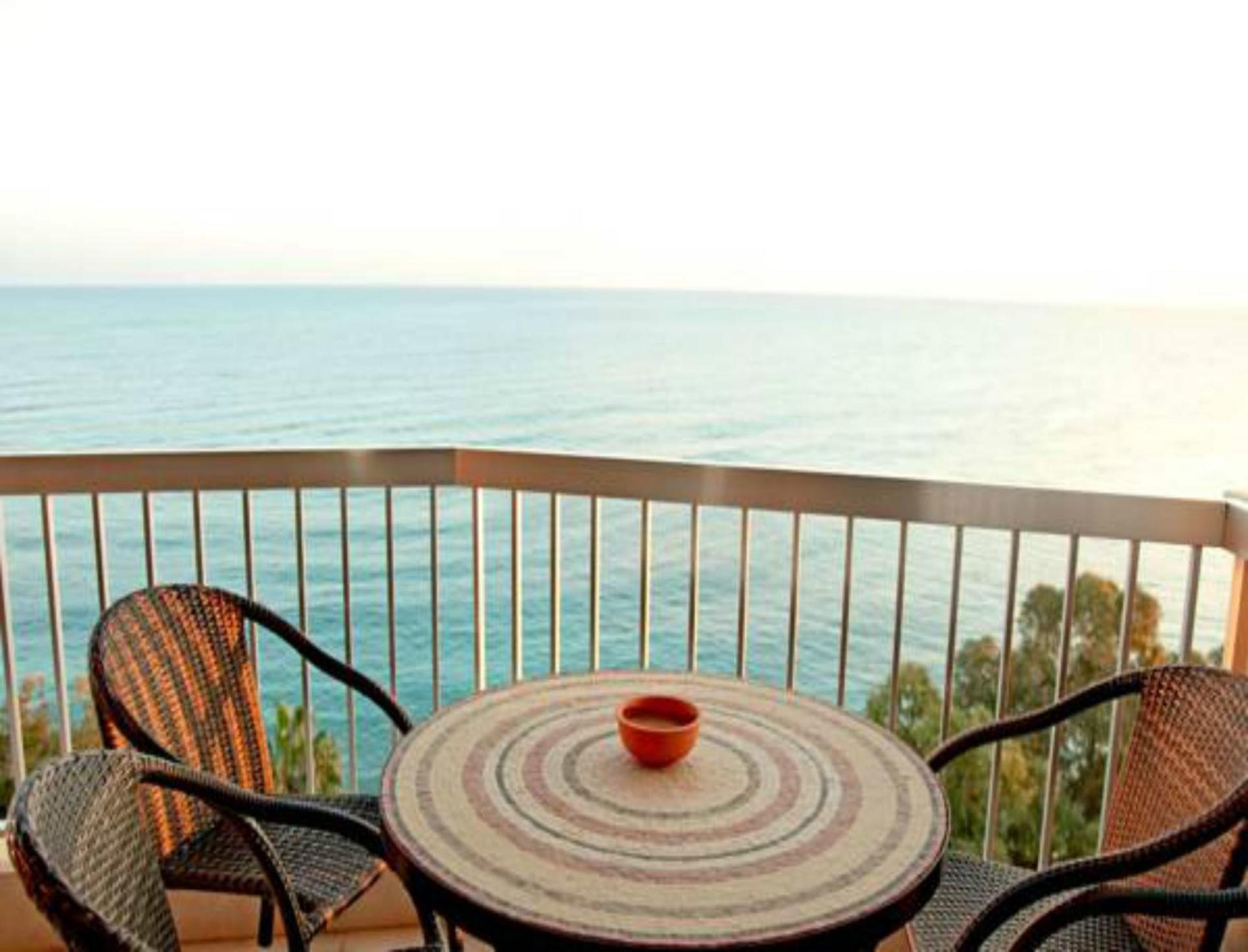 Poseidonia Beach Hotel - Photo 5