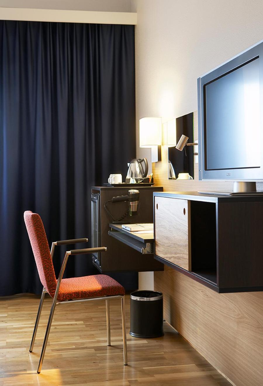 Quality Hotel Waterfront - Photo 3