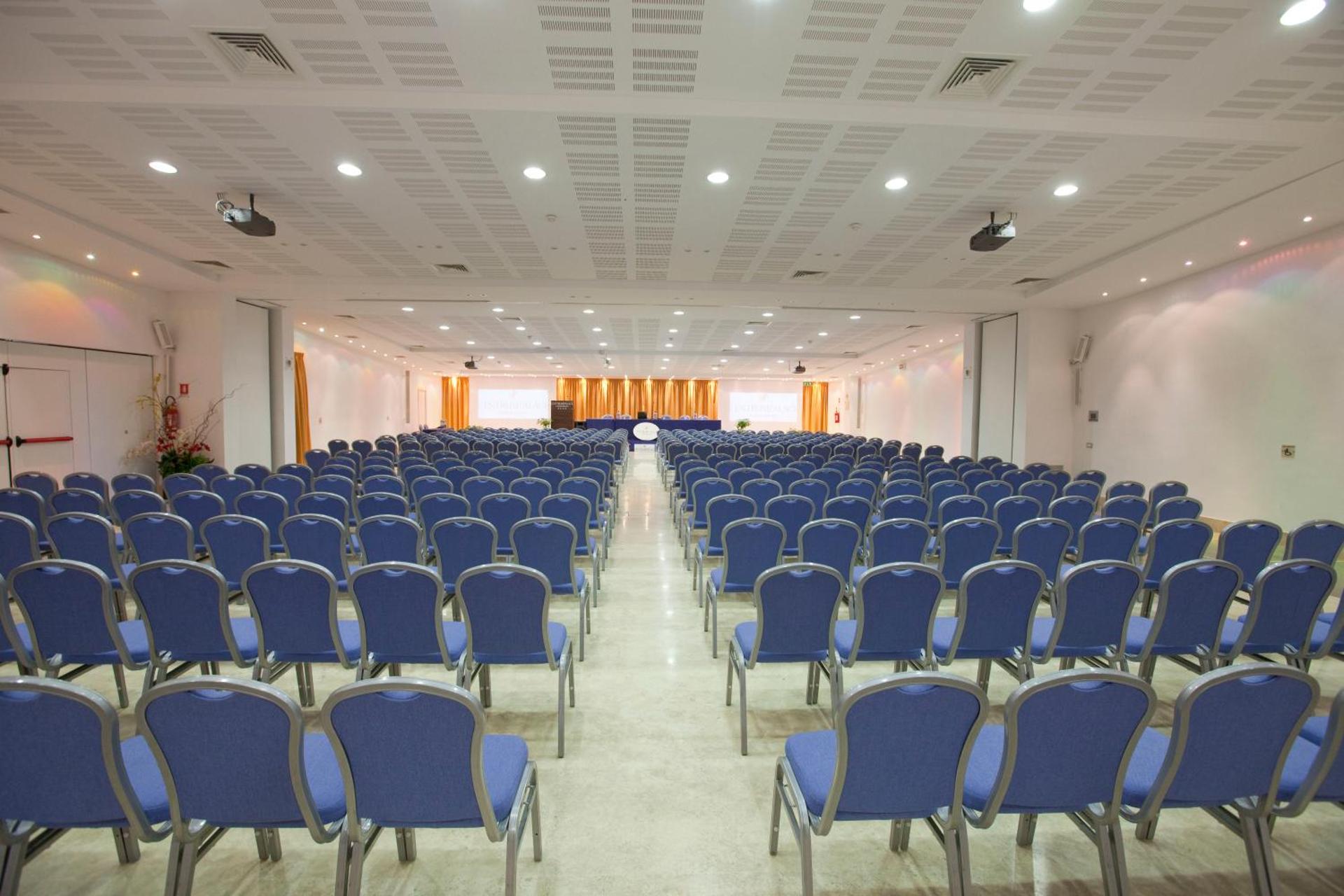 Centrum Palace Hotel - Photo 13