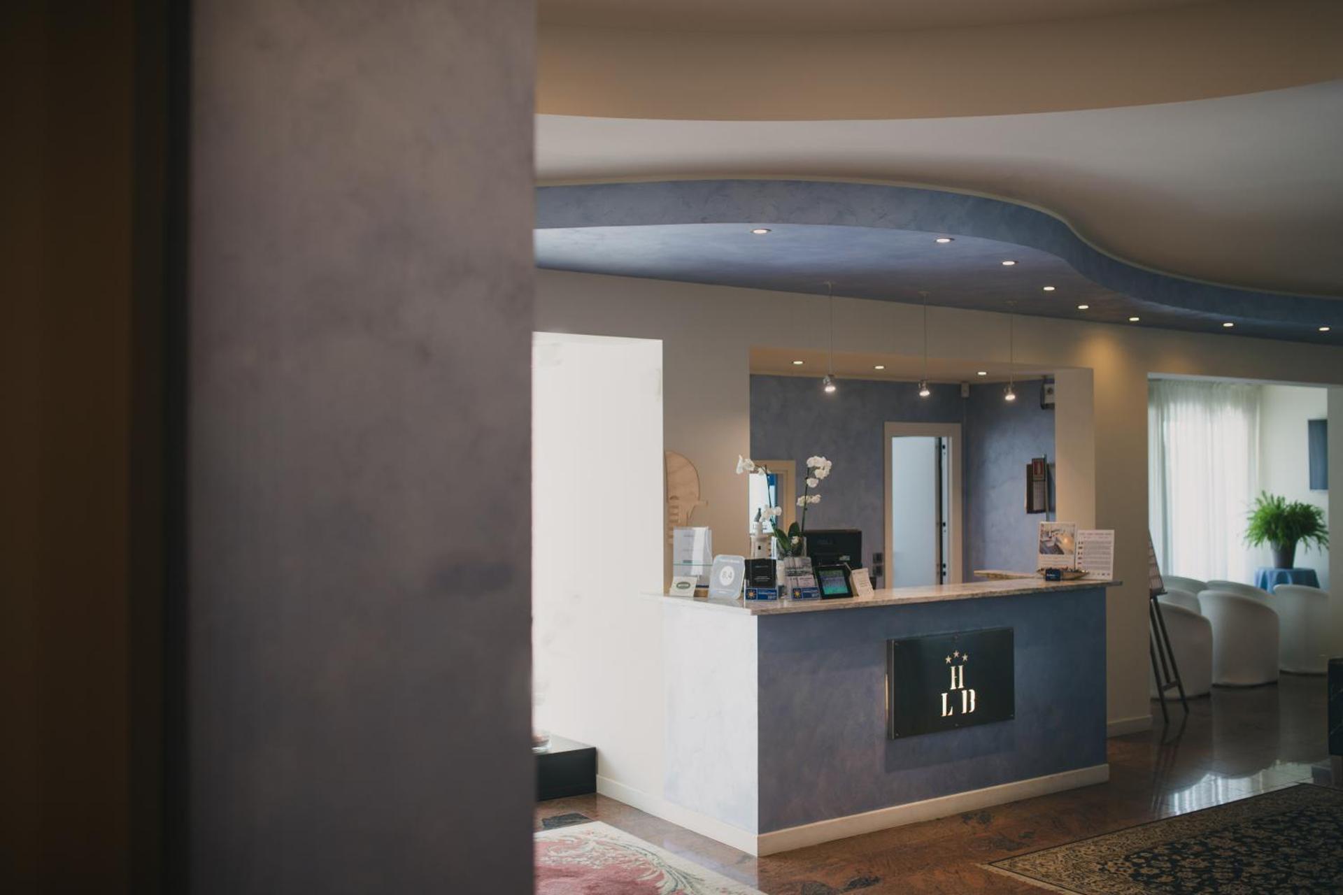 Hotel La Bussola - Photo 17