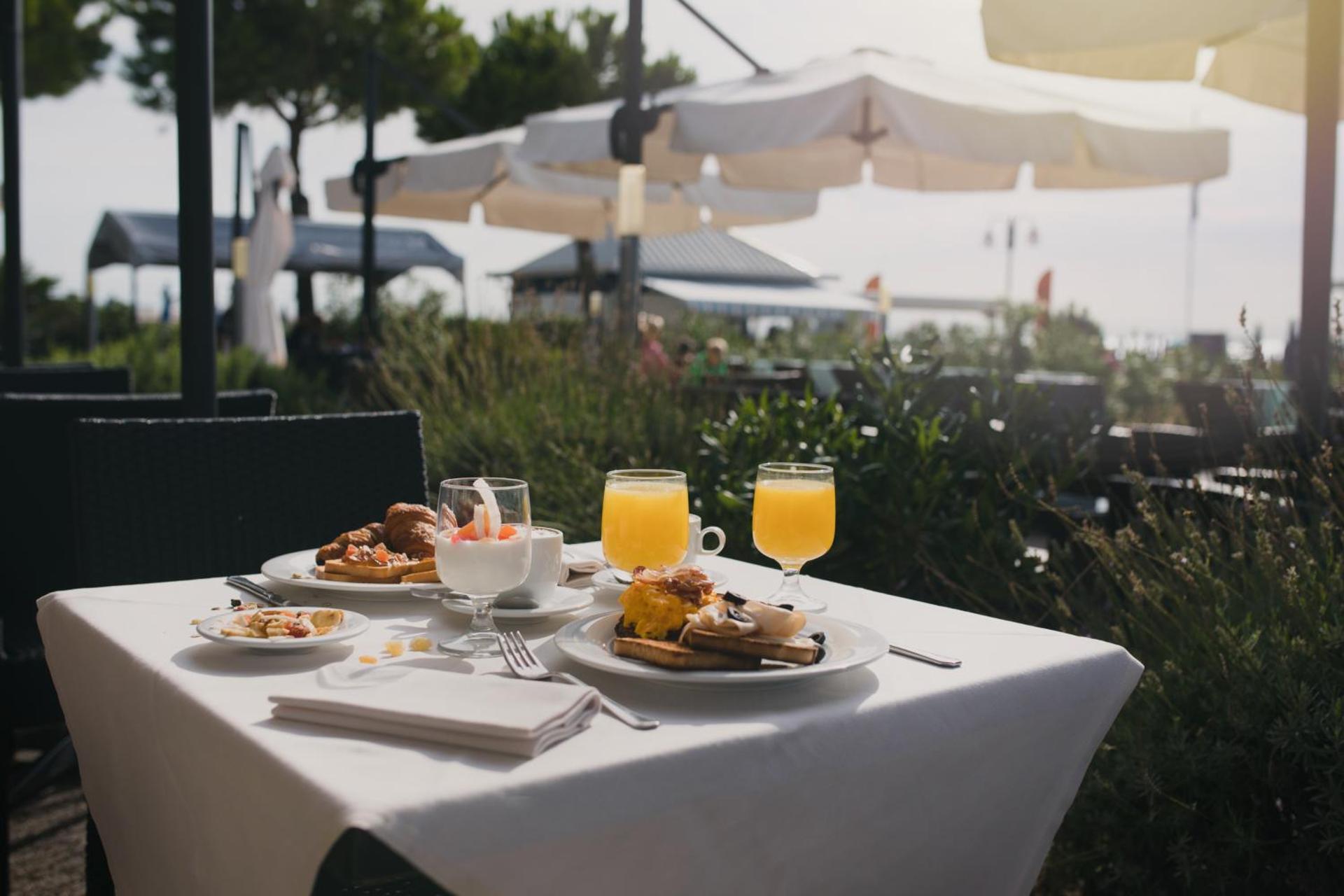 Hotel La Bussola - Photo 3