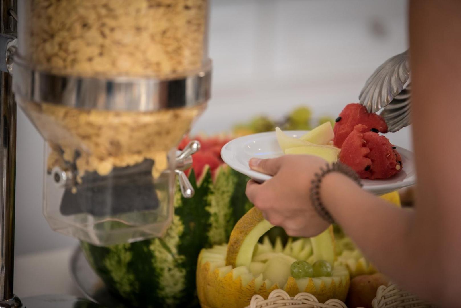 Halkidiki Palace - Photo 84