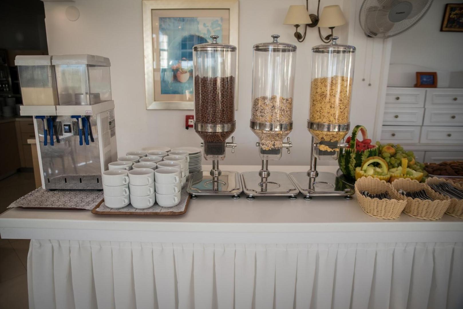 Halkidiki Palace - Photo 72