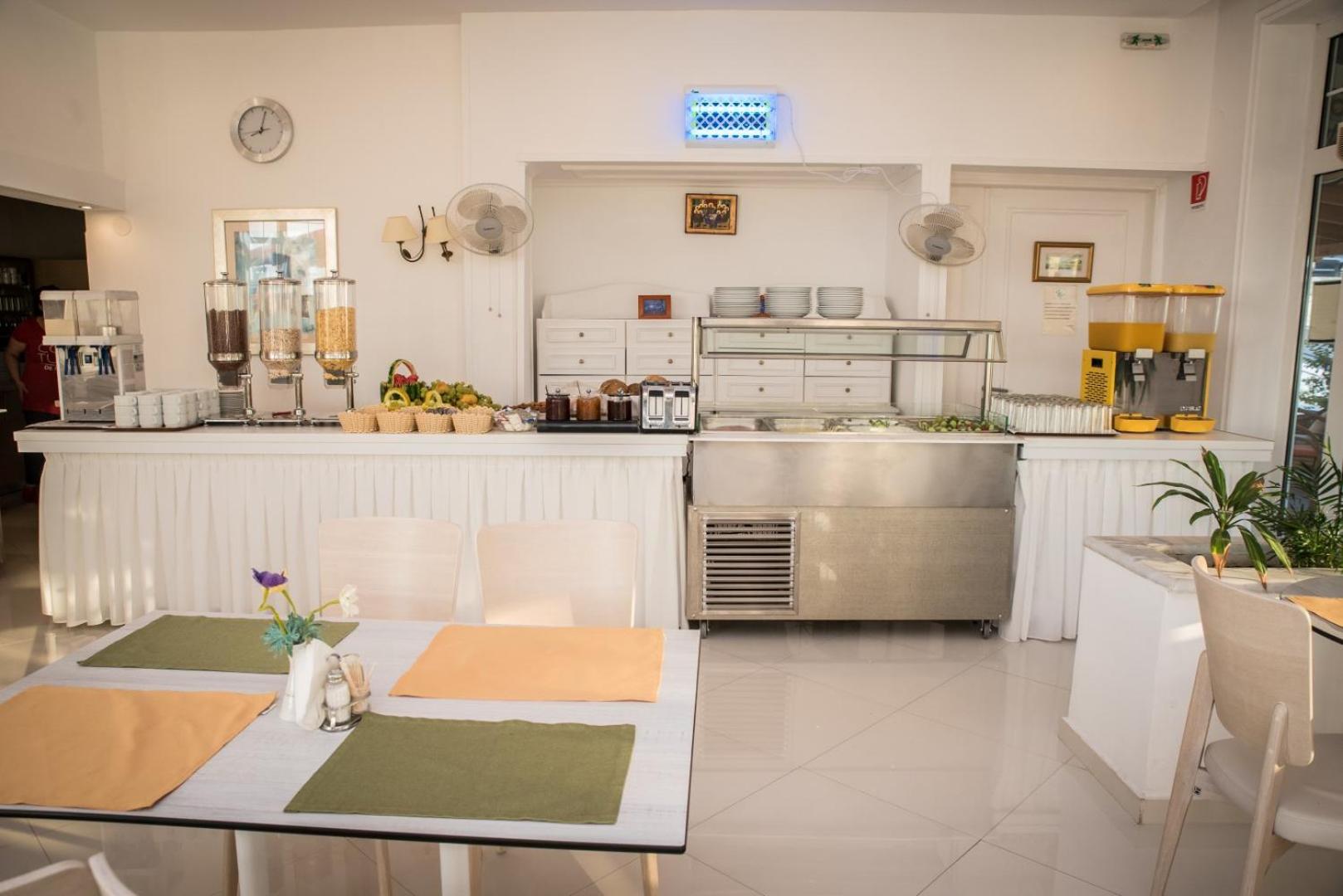 Halkidiki Palace - Photo 74