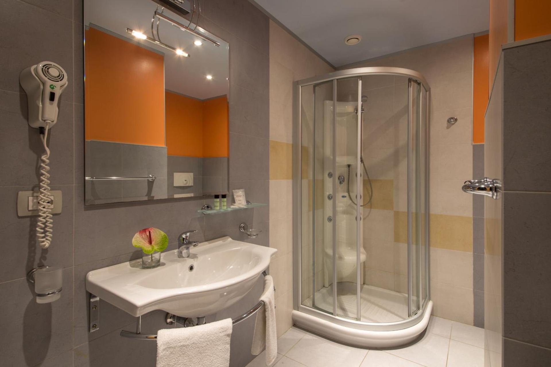 Hotel Mediterraneo - Photo 14