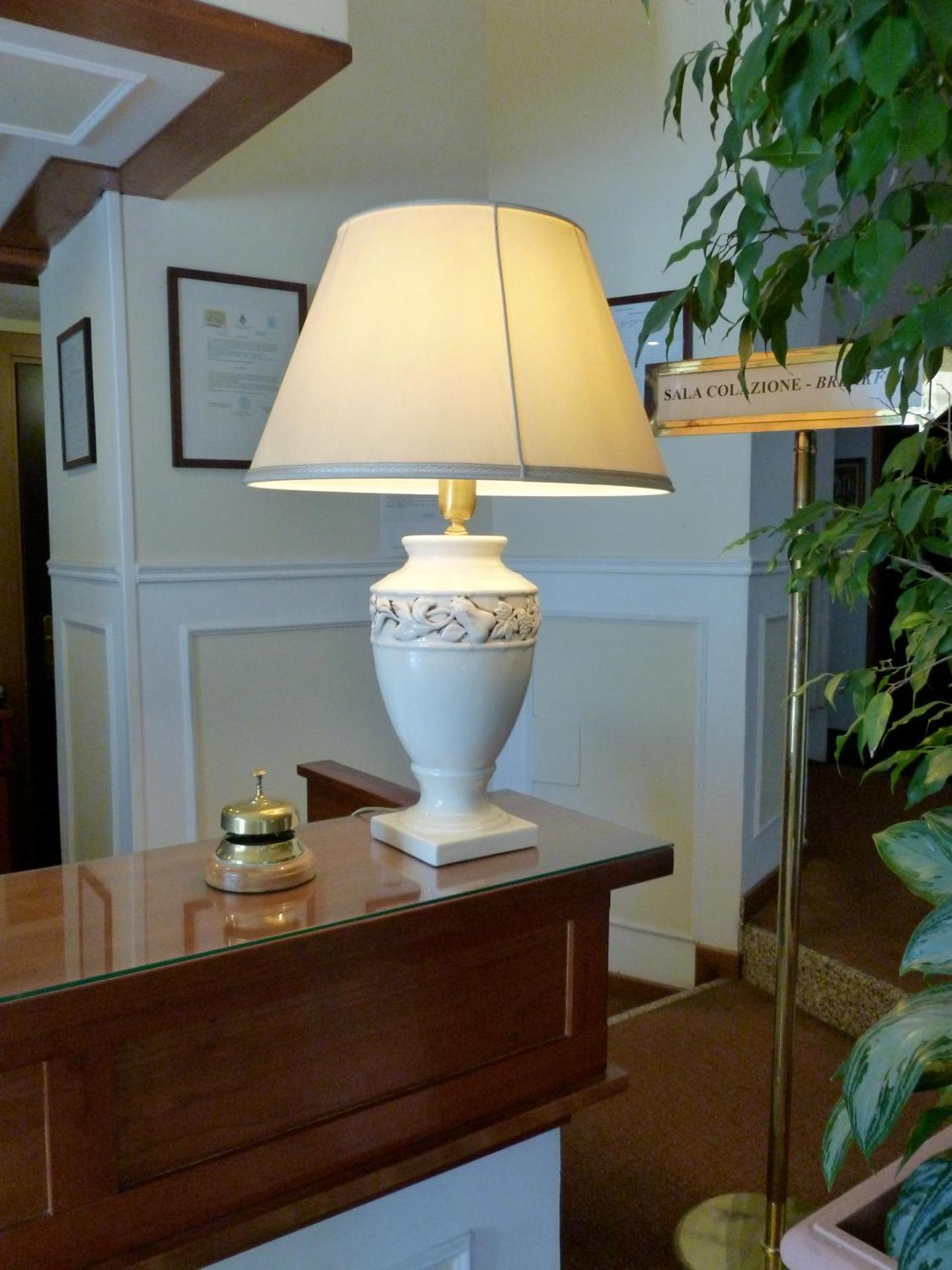 Hotel Plaza - Photo 16