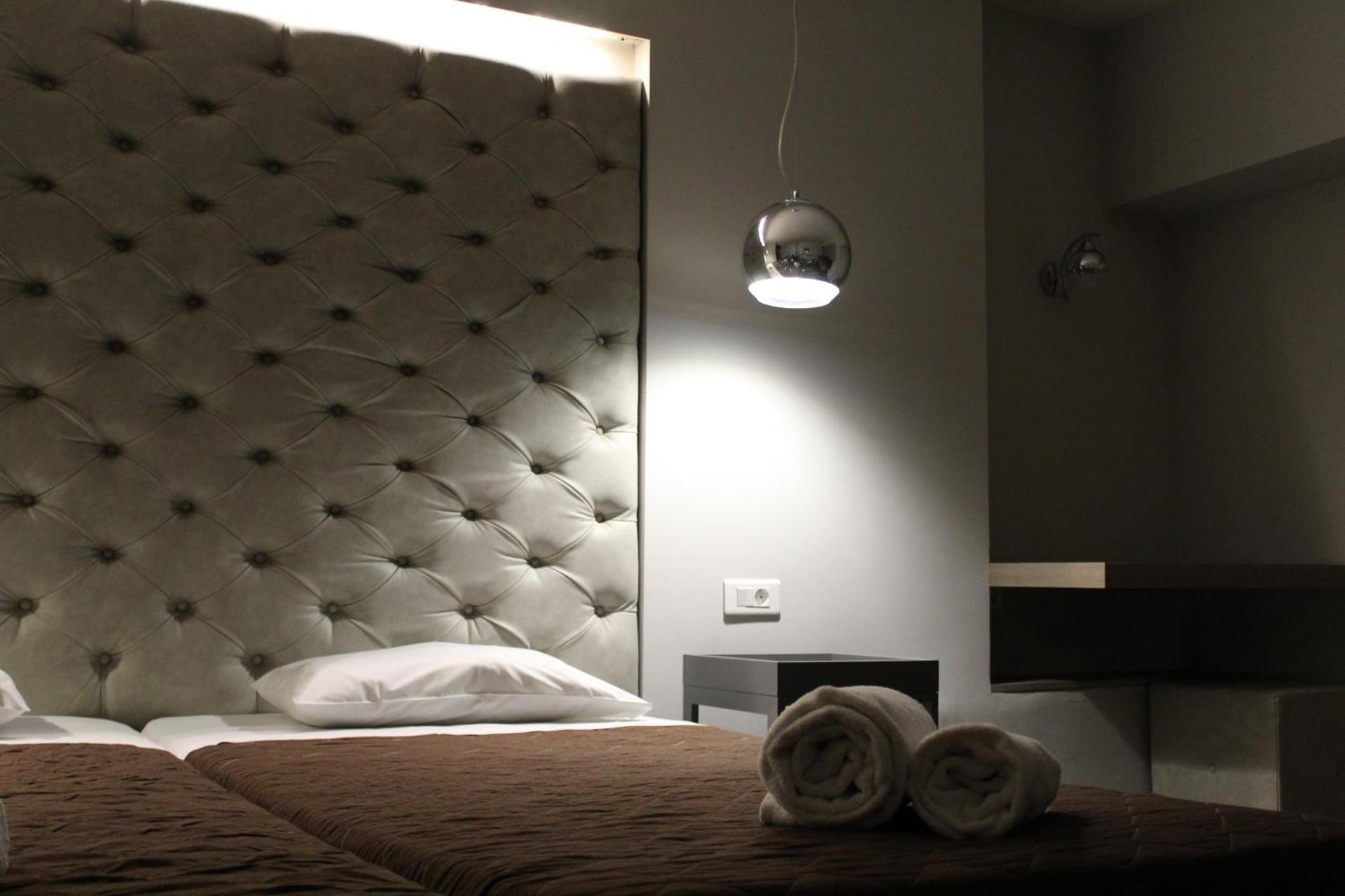 Galaxy Hotel - Photo 8