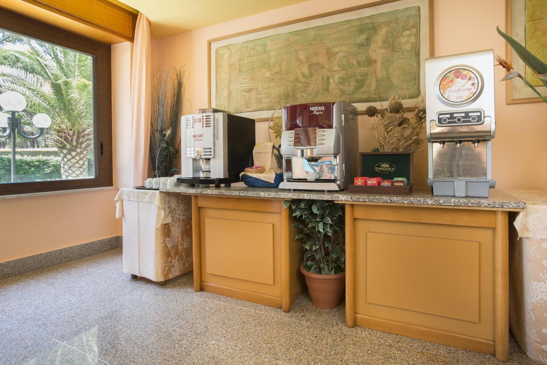 Hotel Oasis - Photo 57