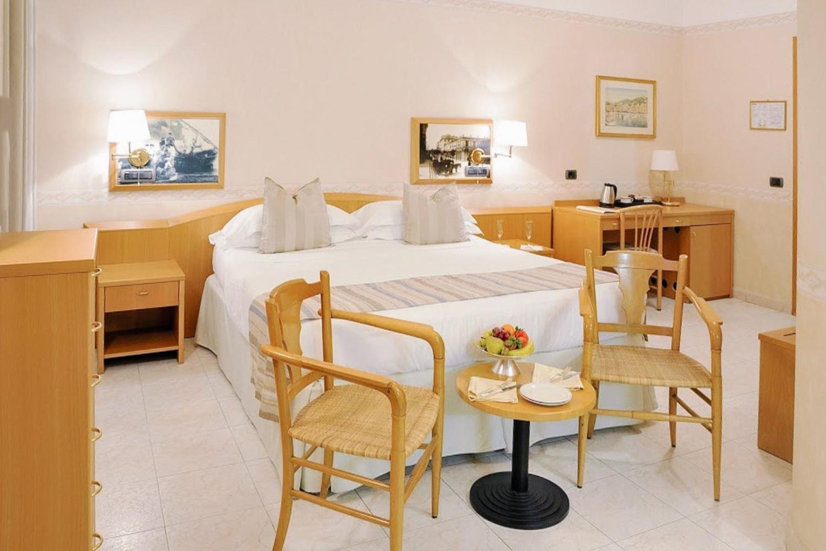 Hotel Monte Rosa - Photo 12