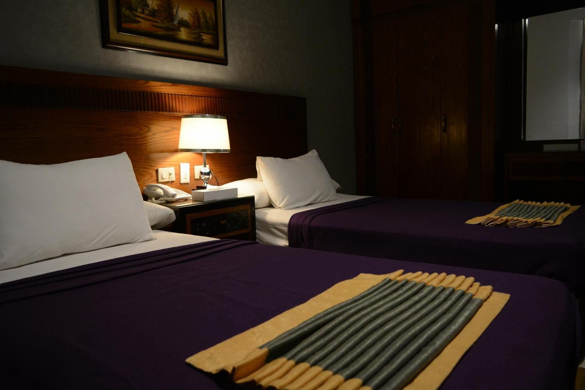 Family Room - Photo 2