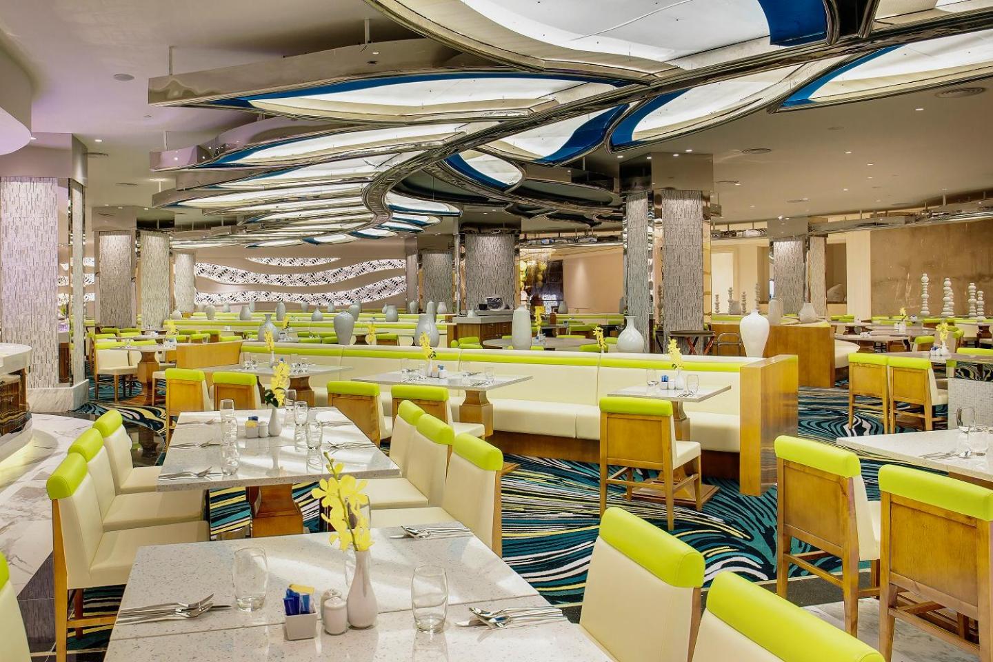 NagaWorld Hotel & Entertainment Complex - Photo 30