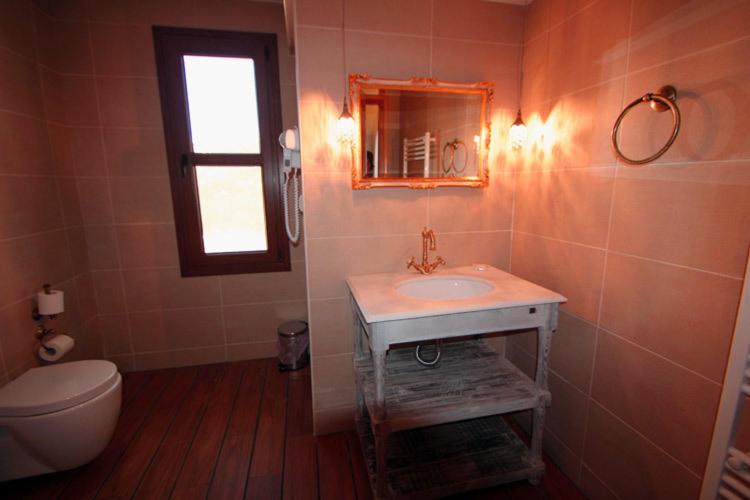 Hotel Olympic - Photo 18