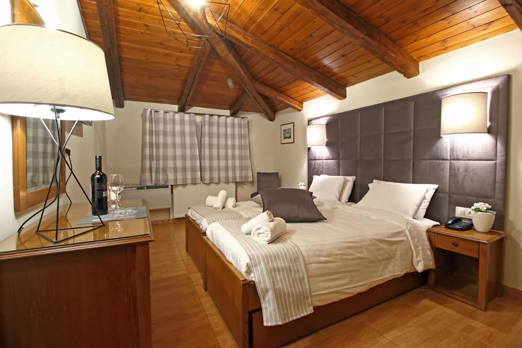 Superior Twin Room with Street View