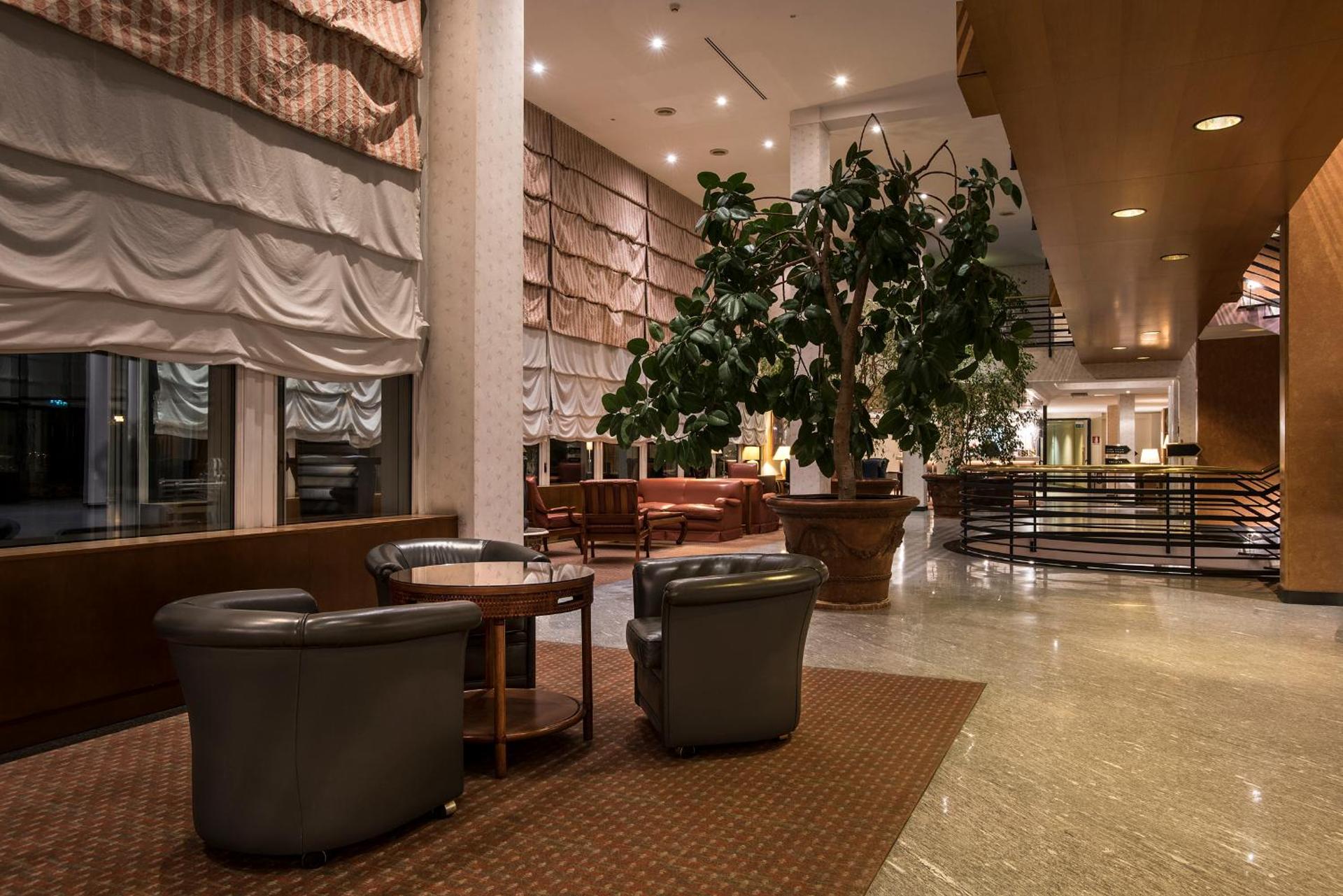 FlyOn Hotel & Conference Center - Photo 15