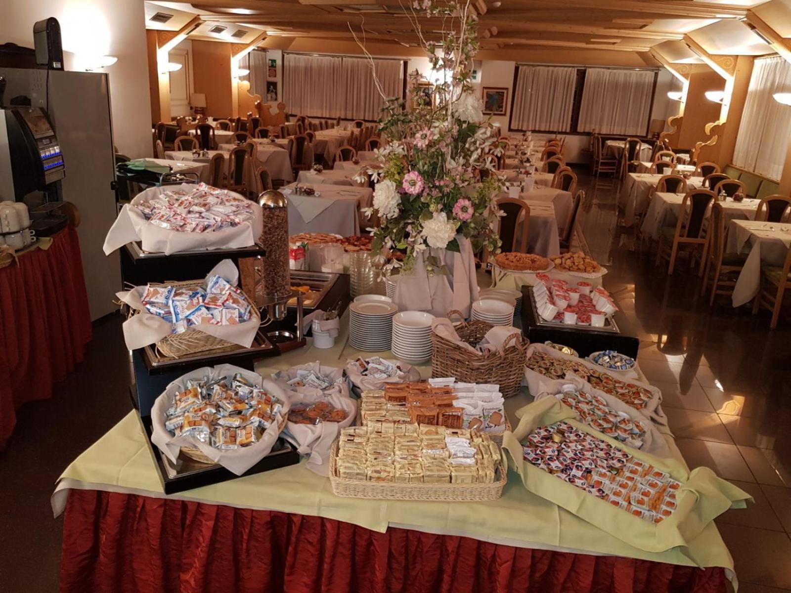 Hotel Santanton - Photo 8