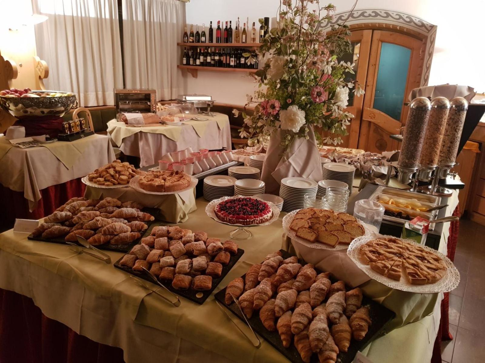 Hotel Santanton - Photo 6