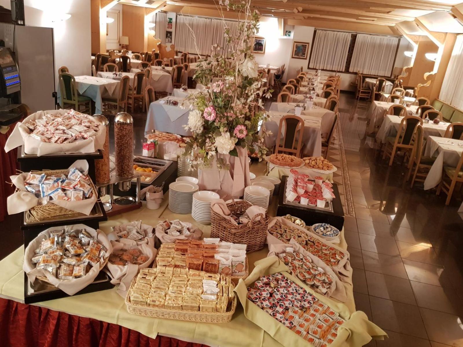 Hotel Santanton - Photo 5