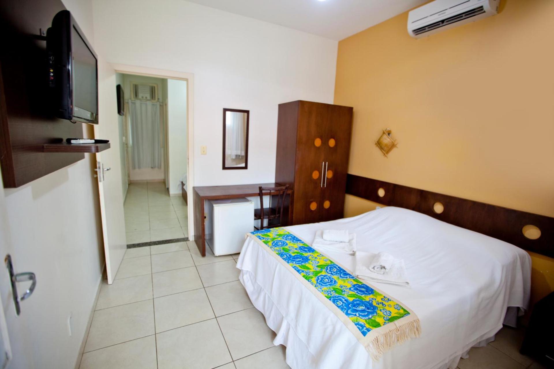 Family Room - Photo 2