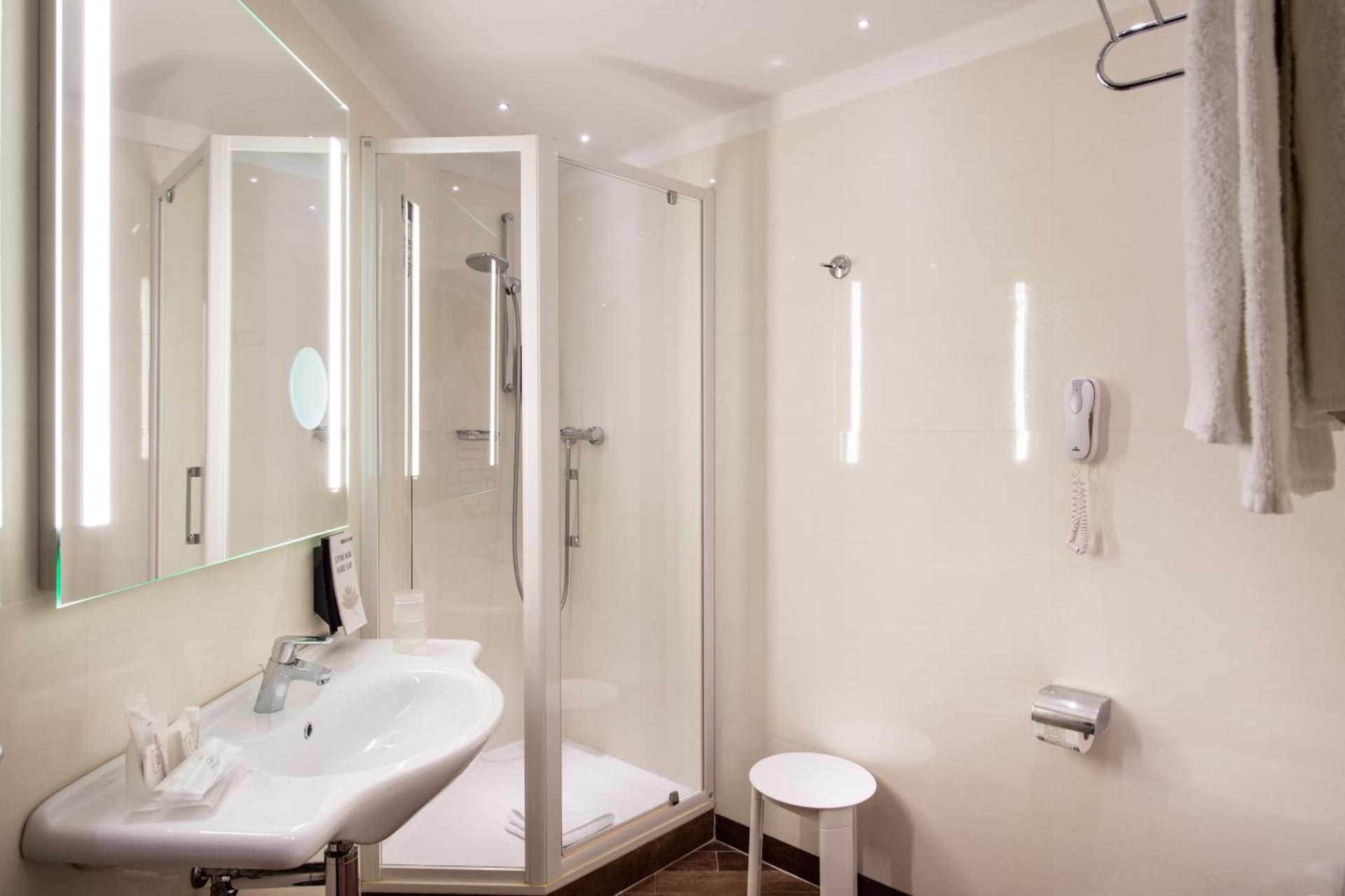 Best Western Plus City Hotel - Photo 20