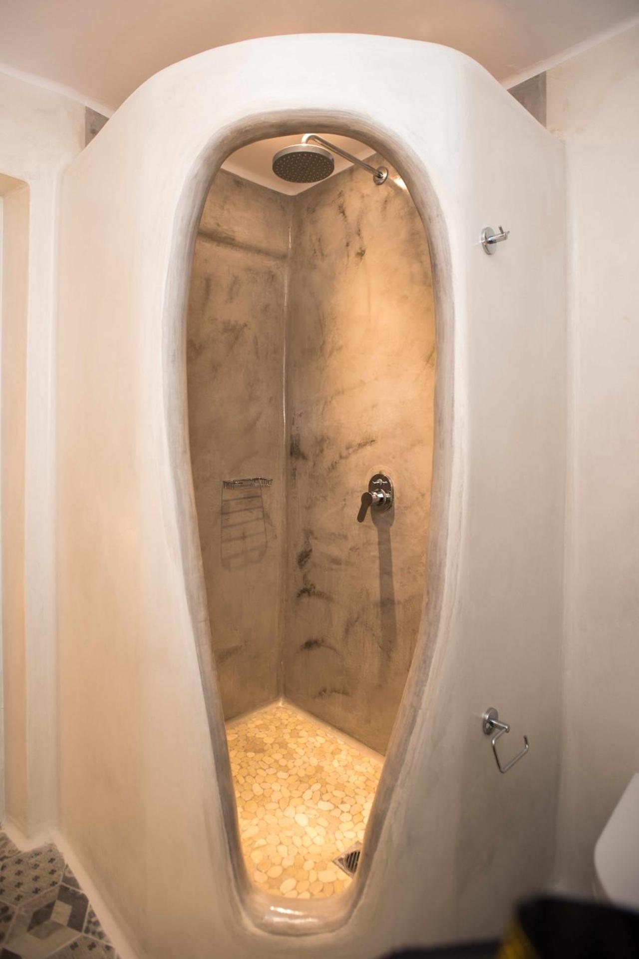 Sahas Suites - Photo 29