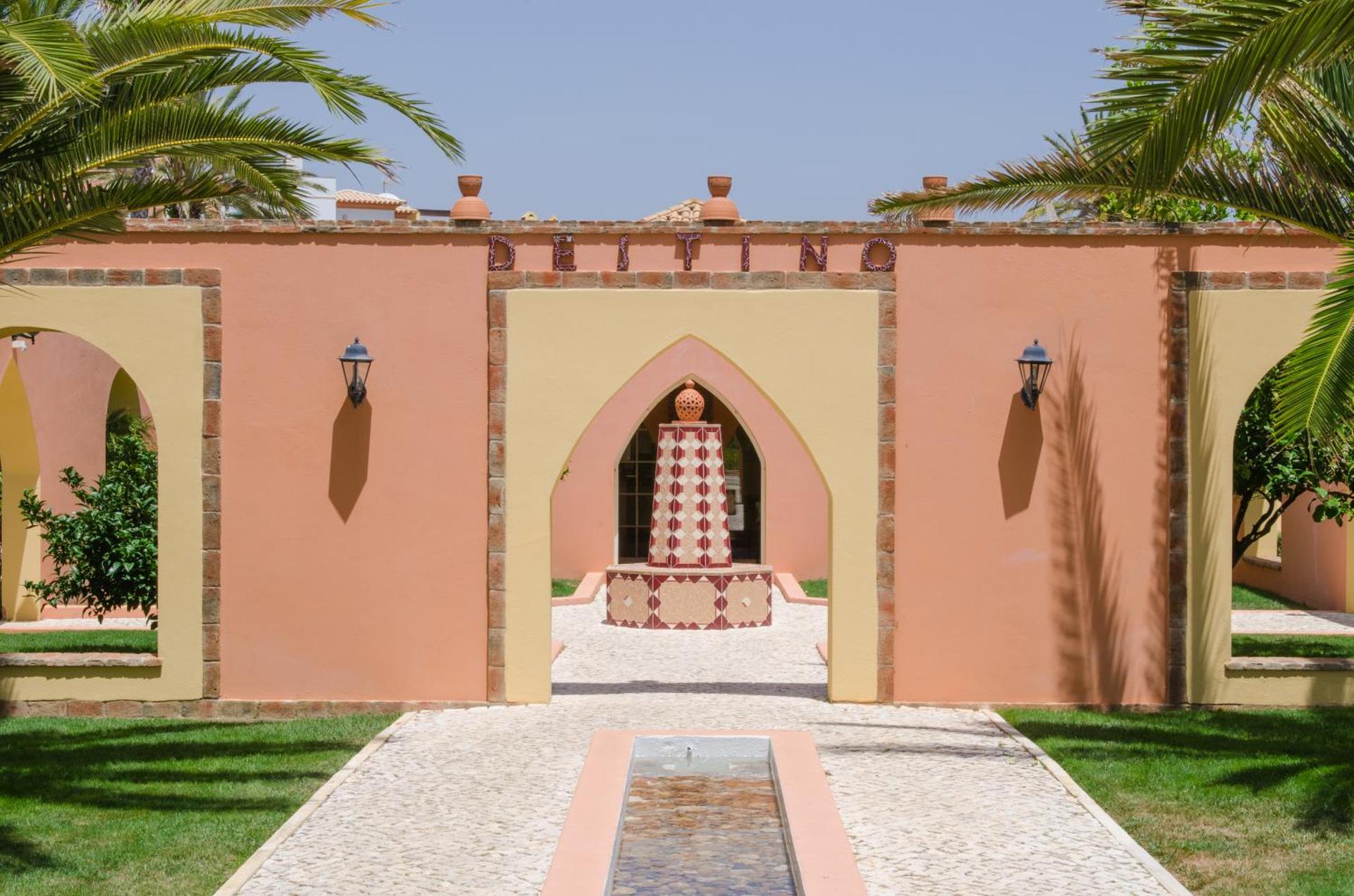 Jardim da Meia Praia Resort - Photo 15