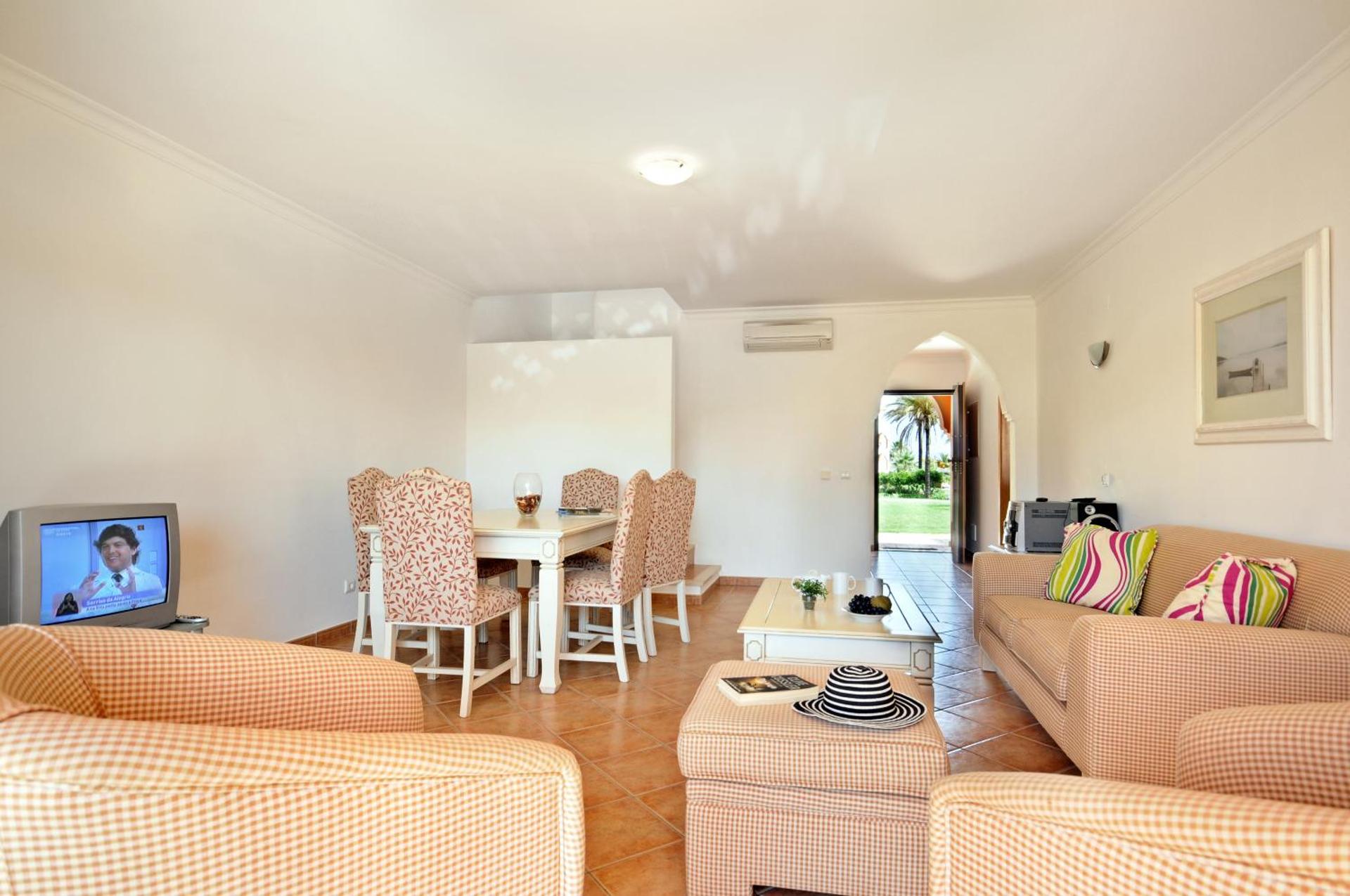 Jardim da Meia Praia Resort - Photo 27