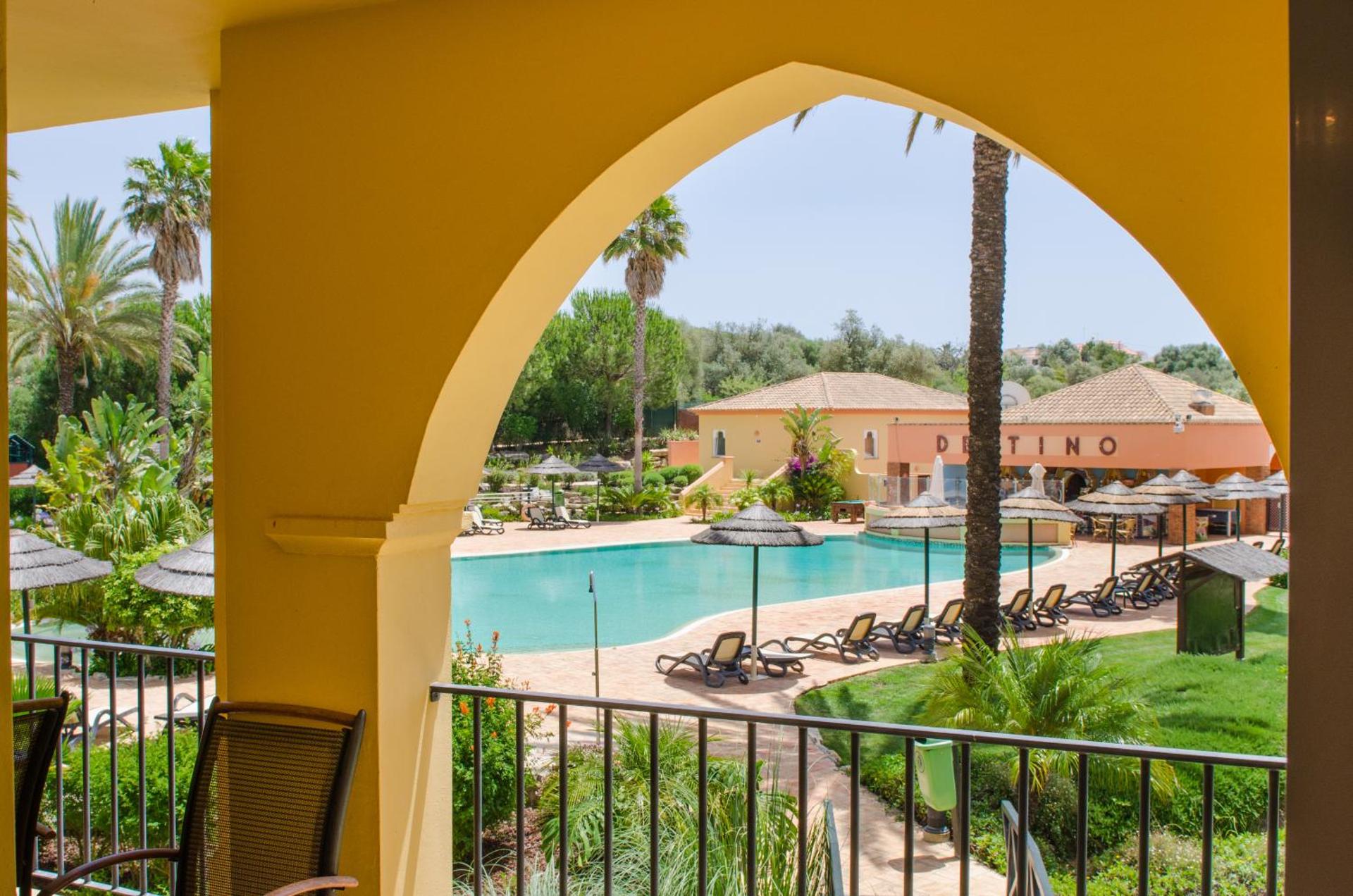Jardim da Meia Praia Resort - Photo 16