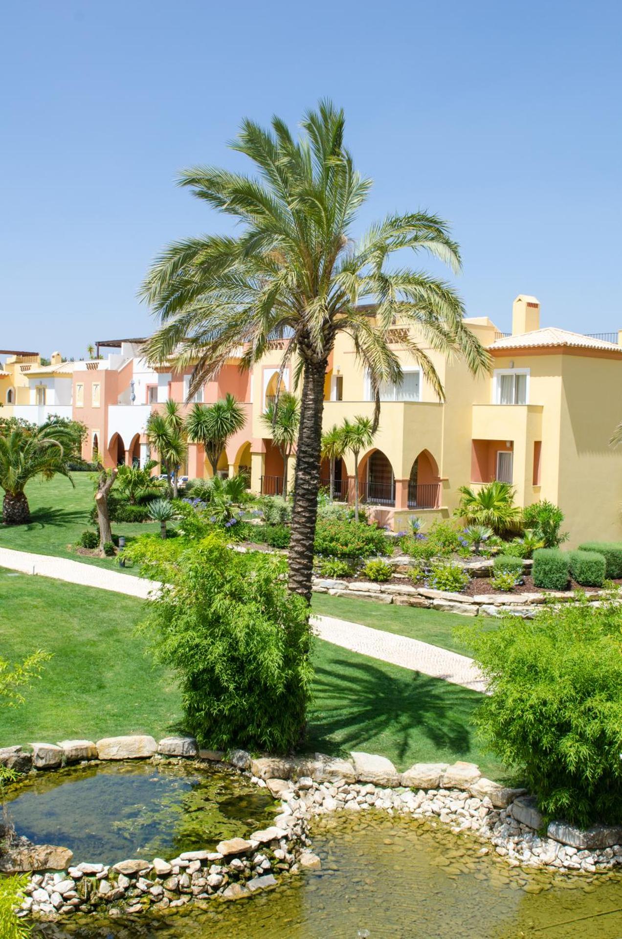 Jardim da Meia Praia Resort - Photo 4