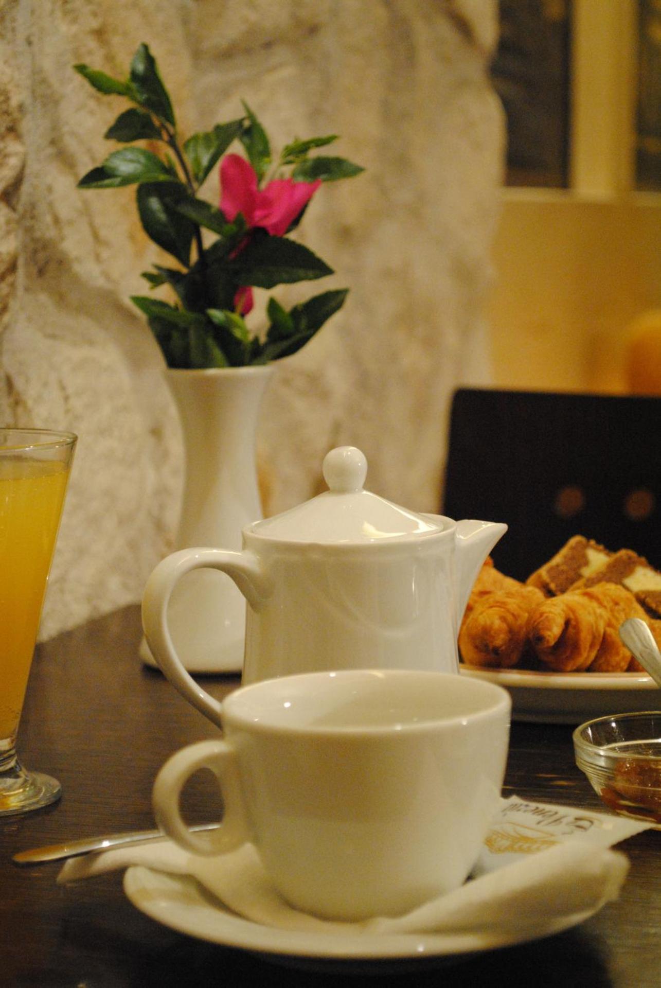 Hotel Ideal - Photo 10