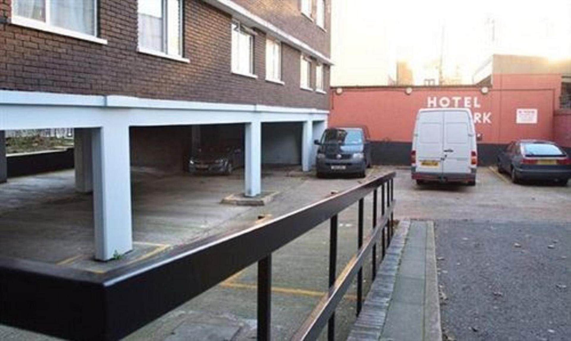 Hotel Lily - Photo 17